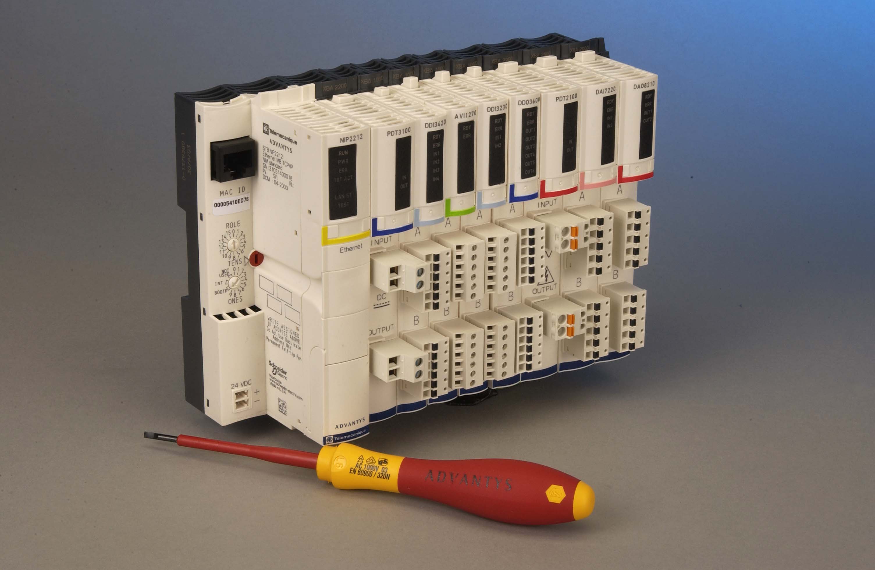 Image Description for https://tedi24.pro/itcmedia/images/20190424/STBNIP2212_SCHNEIDERELECTRIC_4.jpeg