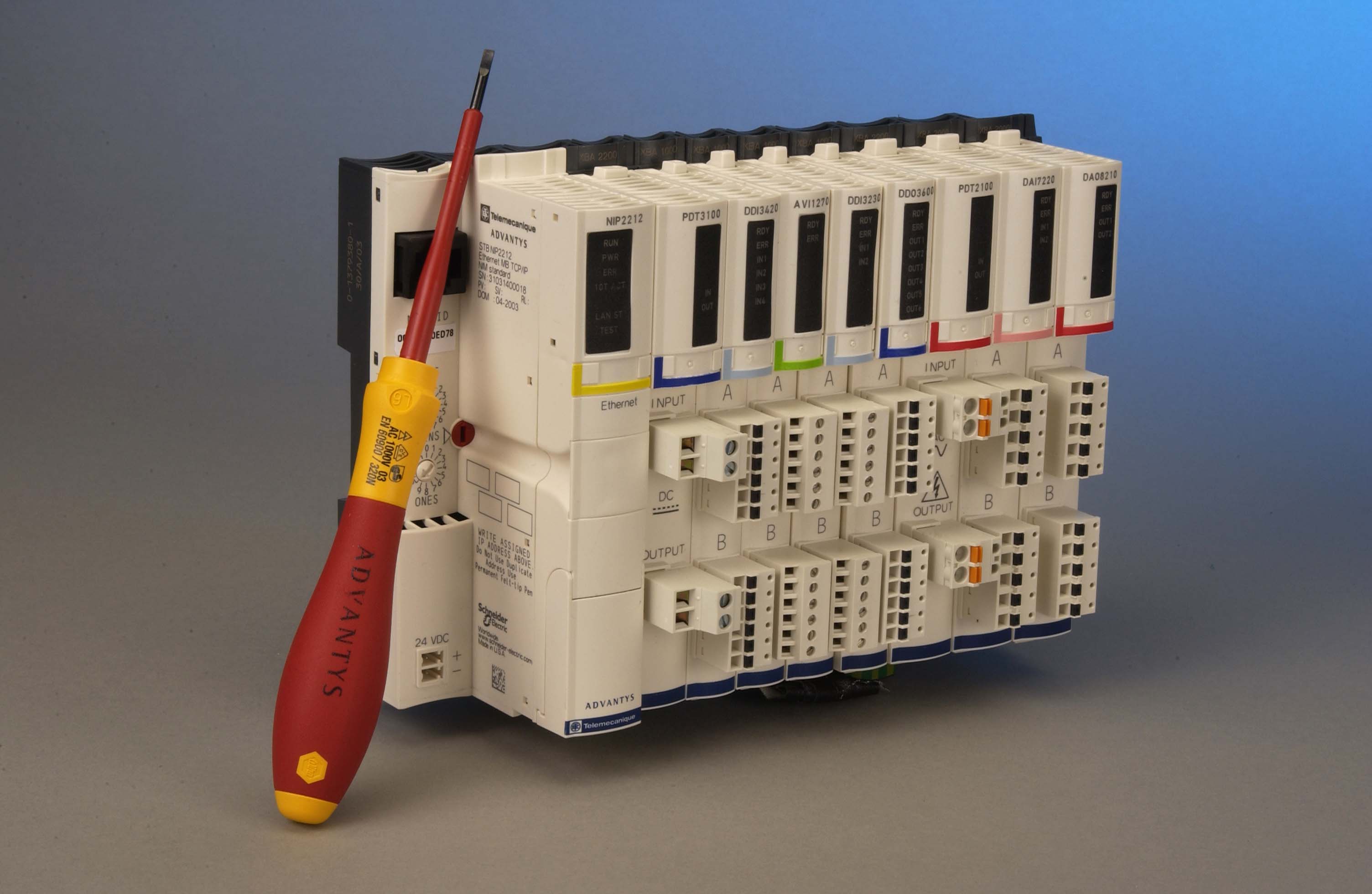Image Description for https://tedi24.pro/itcmedia/images/20190424/STBNIP2212_SCHNEIDERELECTRIC_6.jpeg