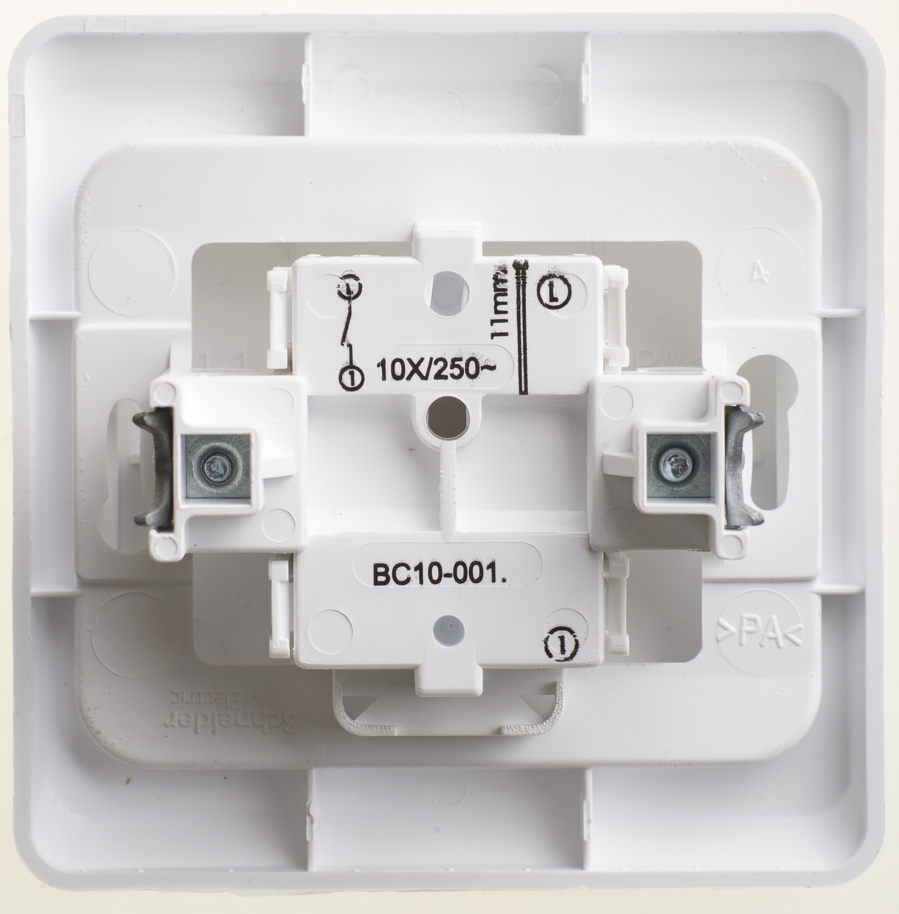 https://tedi24.pro/itcmedia/images/20190426/BC10001B_SCHNEIDERELECTRIC_1.jpeg Image Description for https://tedi24.pro/itcmedia/images/20190426/BC10001B_SCHNEIDERELECTRIC_1.jpeg