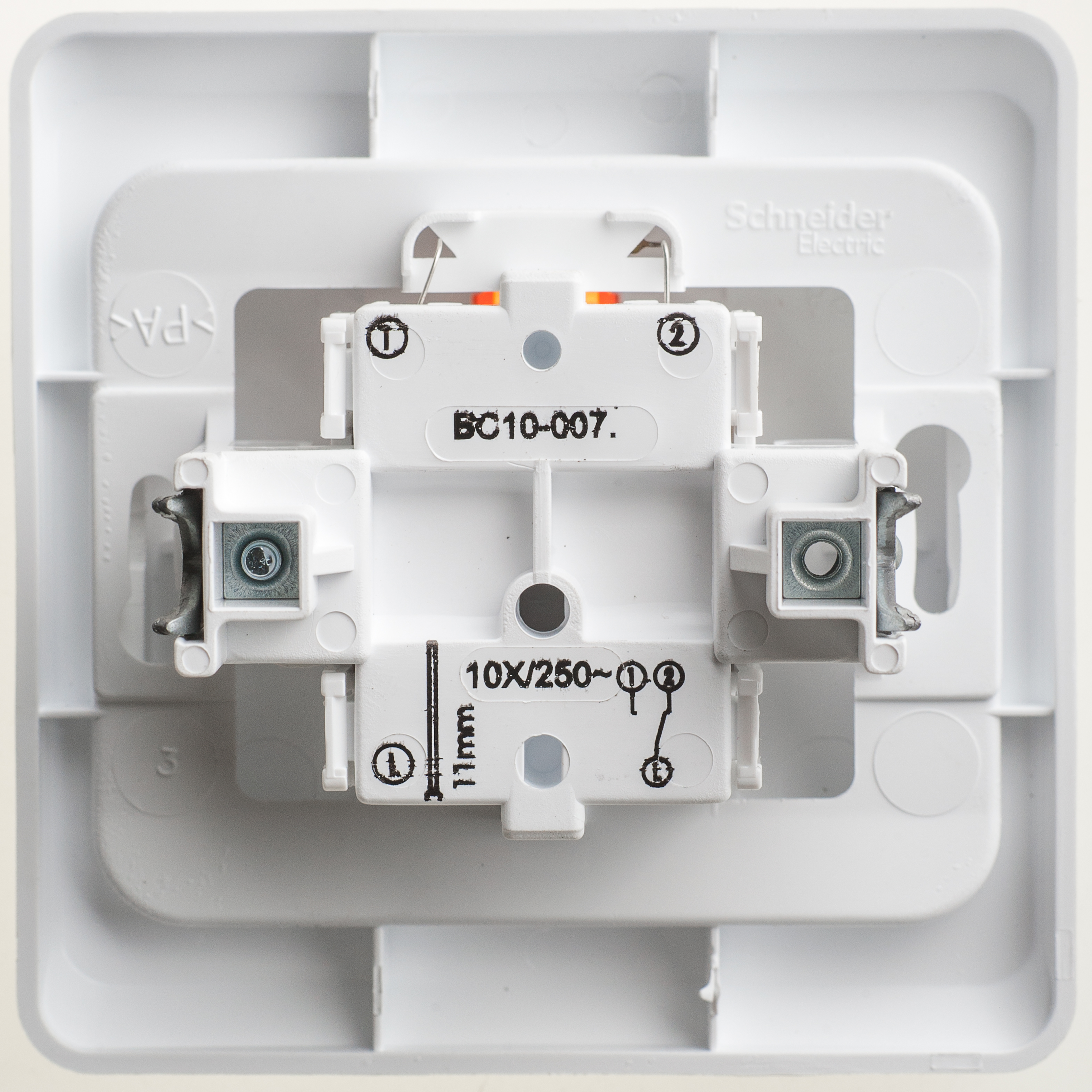 Image Description for https://tedi24.pro/itcmedia/images/20190426/BC10007B_SCHNEIDERELECTRIC_2.jpeg