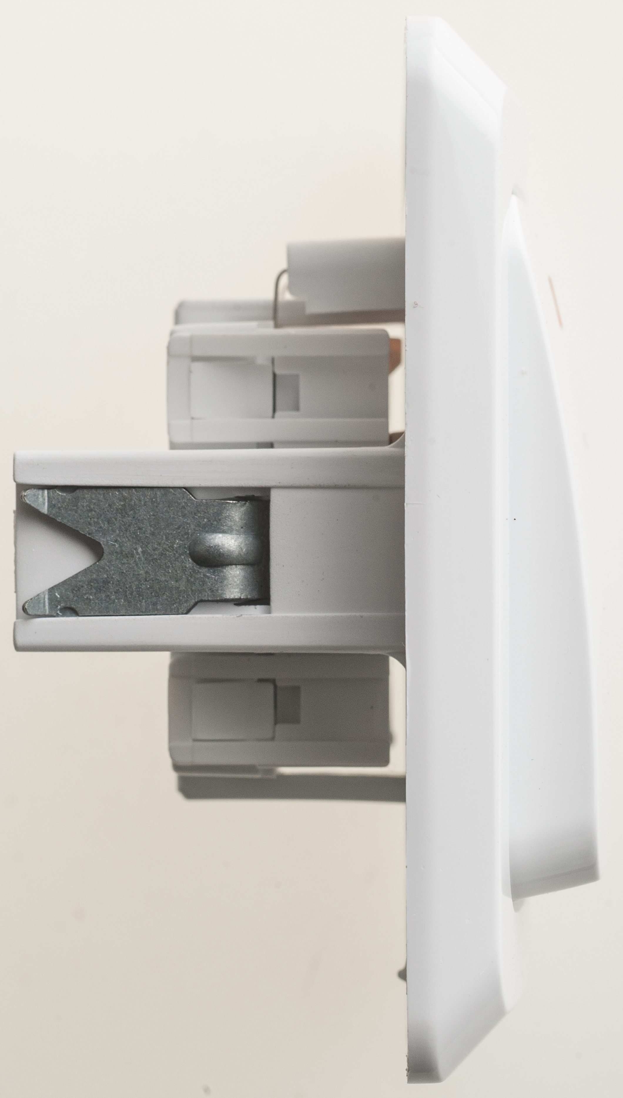 Image Description for https://tedi24.pro/itcmedia/images/20190426/BC10007B_SCHNEIDERELECTRIC_3.jpeg