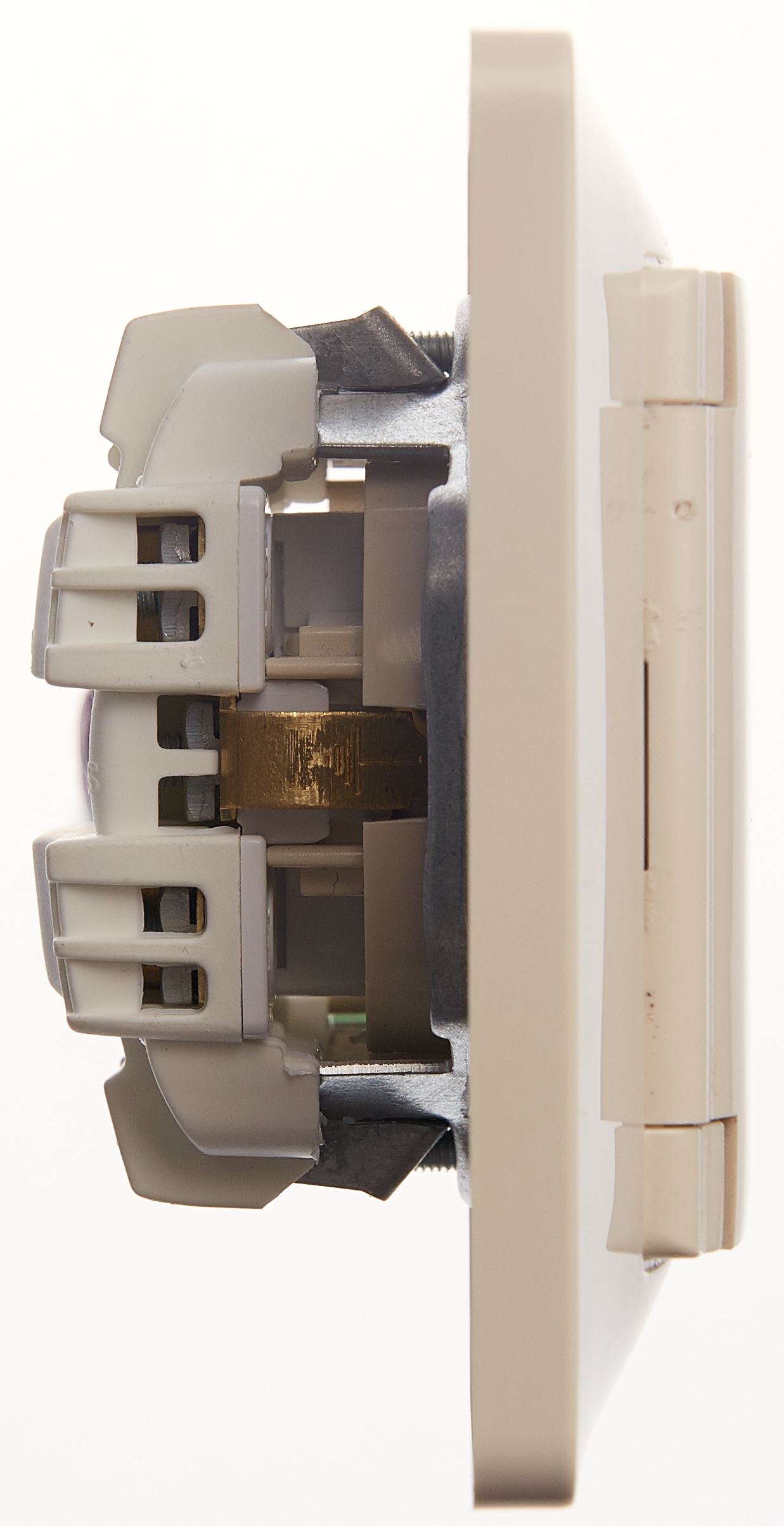 https://tedi24.pro/itcmedia/images/20190426/GSL000246_SCHNEIDERELECTRIC_5.jpeg Image Description for https://tedi24.pro/itcmedia/images/20190426/GSL000246_SCHNEIDERELECTRIC_5.jpeg