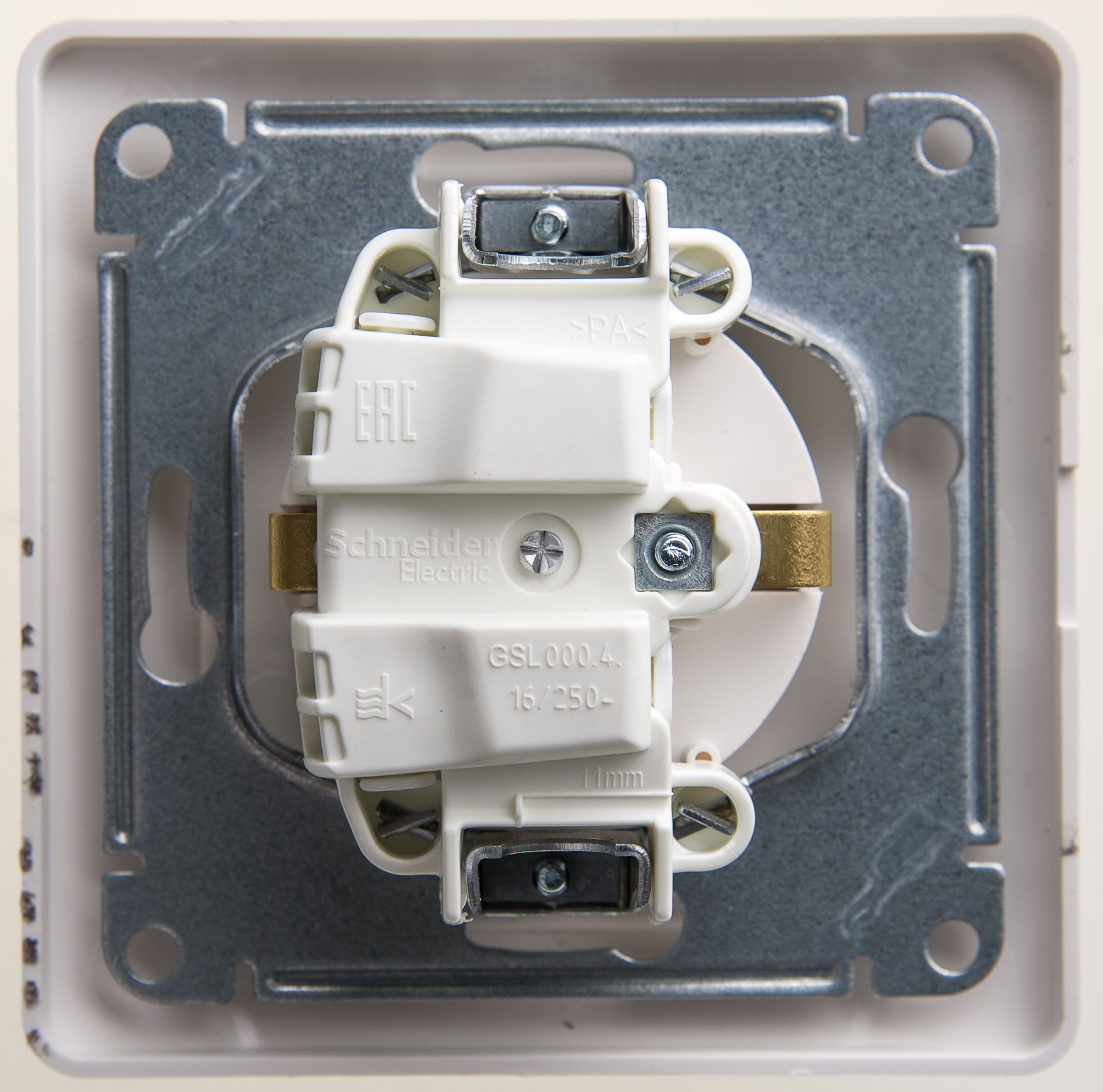 Image Description for https://tedi24.pro/itcmedia/images/20190426/GSL000646_SCHNEIDERELECTRIC_3.jpeg