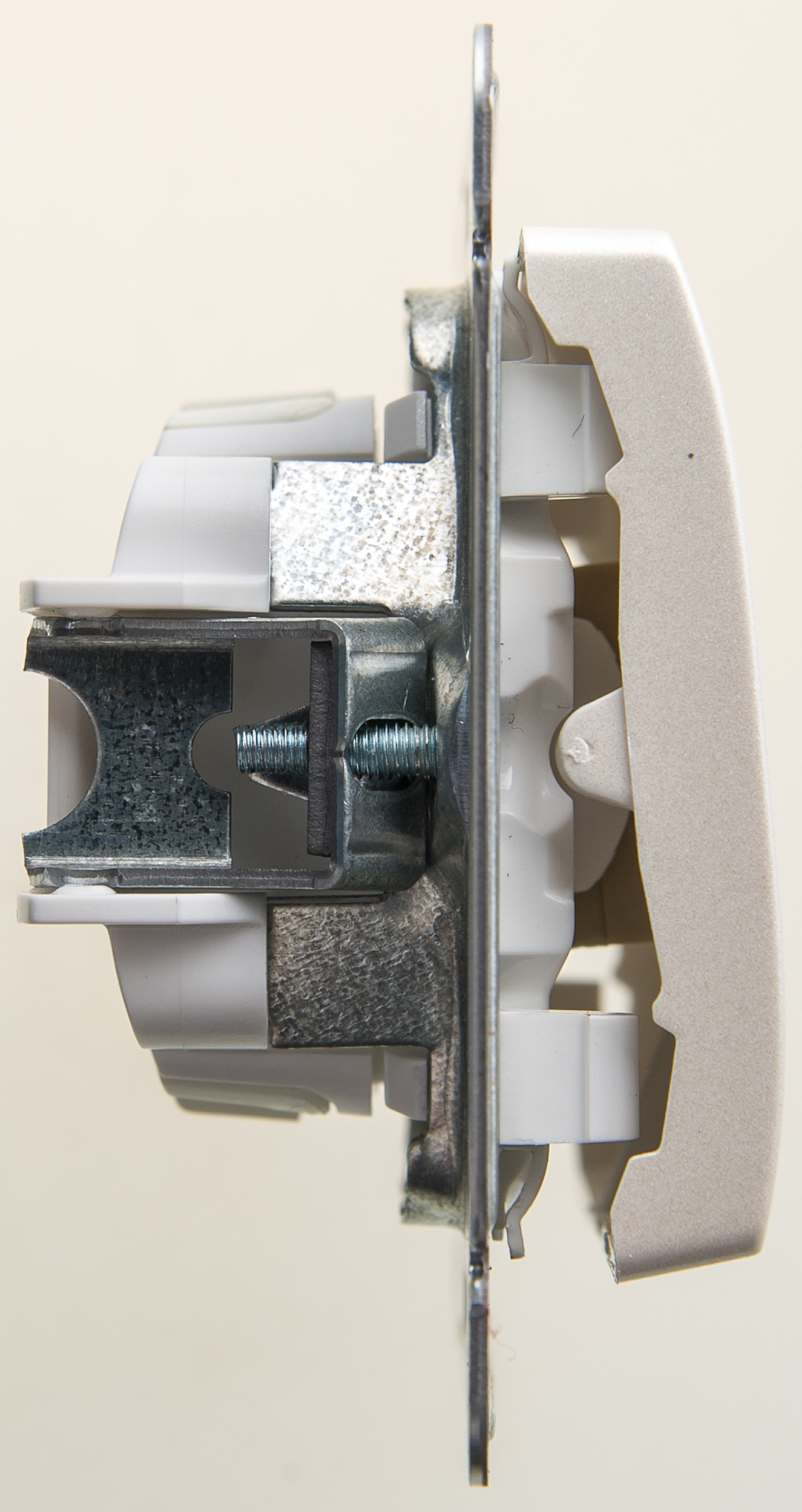 https://tedi24.pro/itcmedia/images/20190426/GSL000651_SCHNEIDERELECTRIC_4.jpeg Image Description for https://tedi24.pro/itcmedia/images/20190426/GSL000651_SCHNEIDERELECTRIC_4.jpeg
