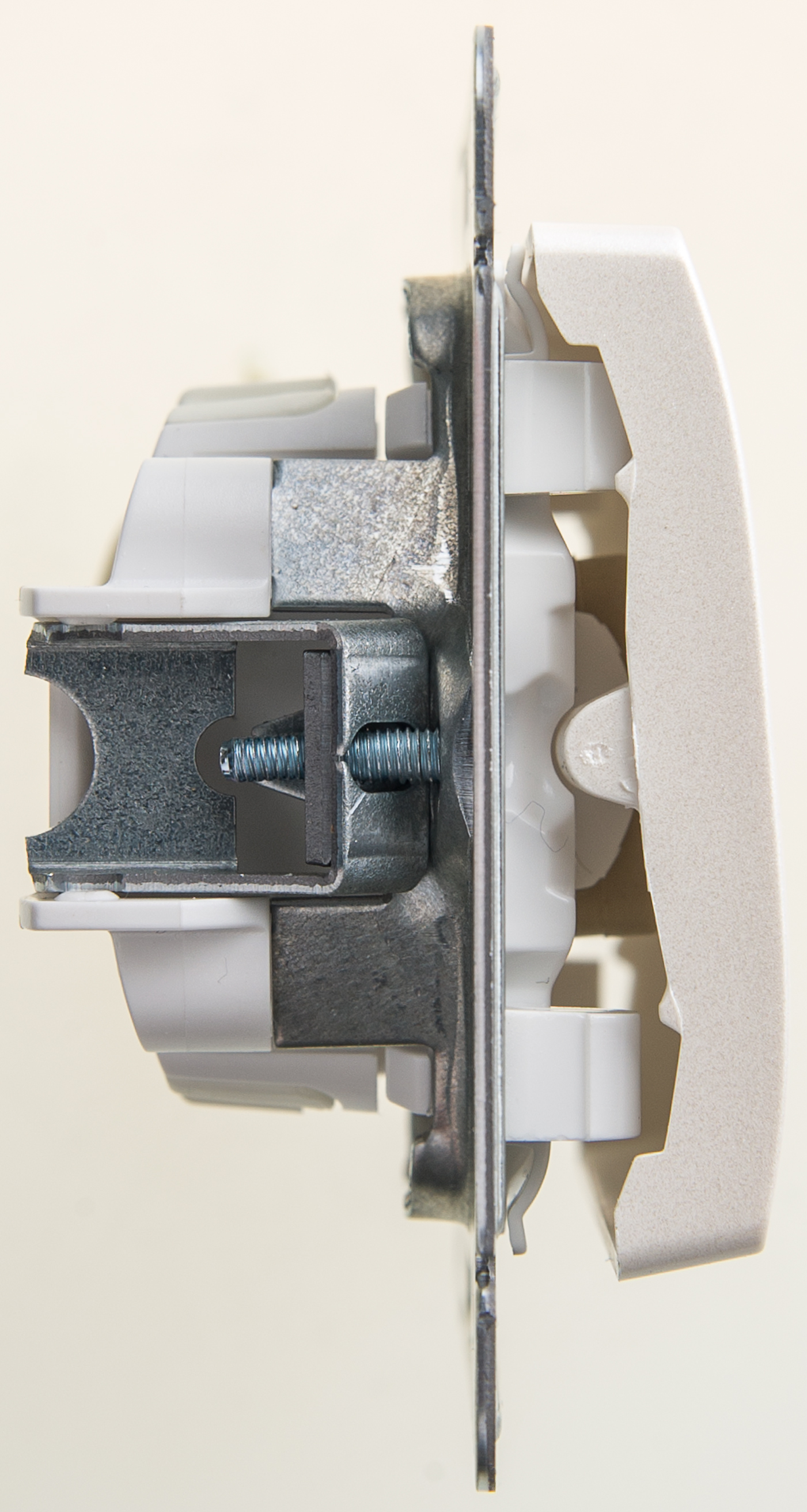 https://tedi24.pro/itcmedia/images/20190426/GSL000661_SCHNEIDERELECTRIC_4.jpeg Image Description for https://tedi24.pro/itcmedia/images/20190426/GSL000661_SCHNEIDERELECTRIC_4.jpeg