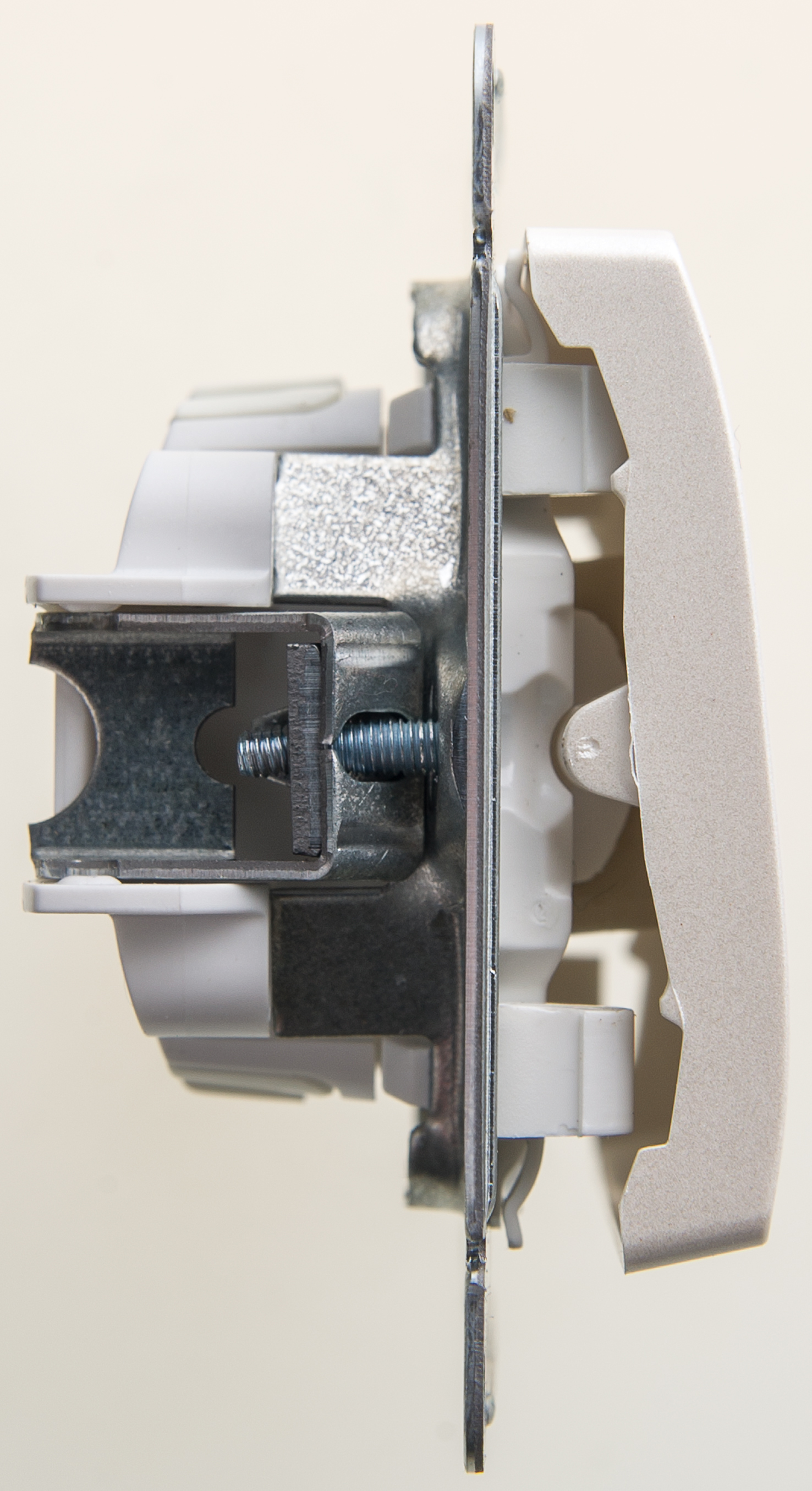 Image Description for https://tedi24.pro/itcmedia/images/20190426/GSL000671_SCHNEIDERELECTRIC_4.jpeg