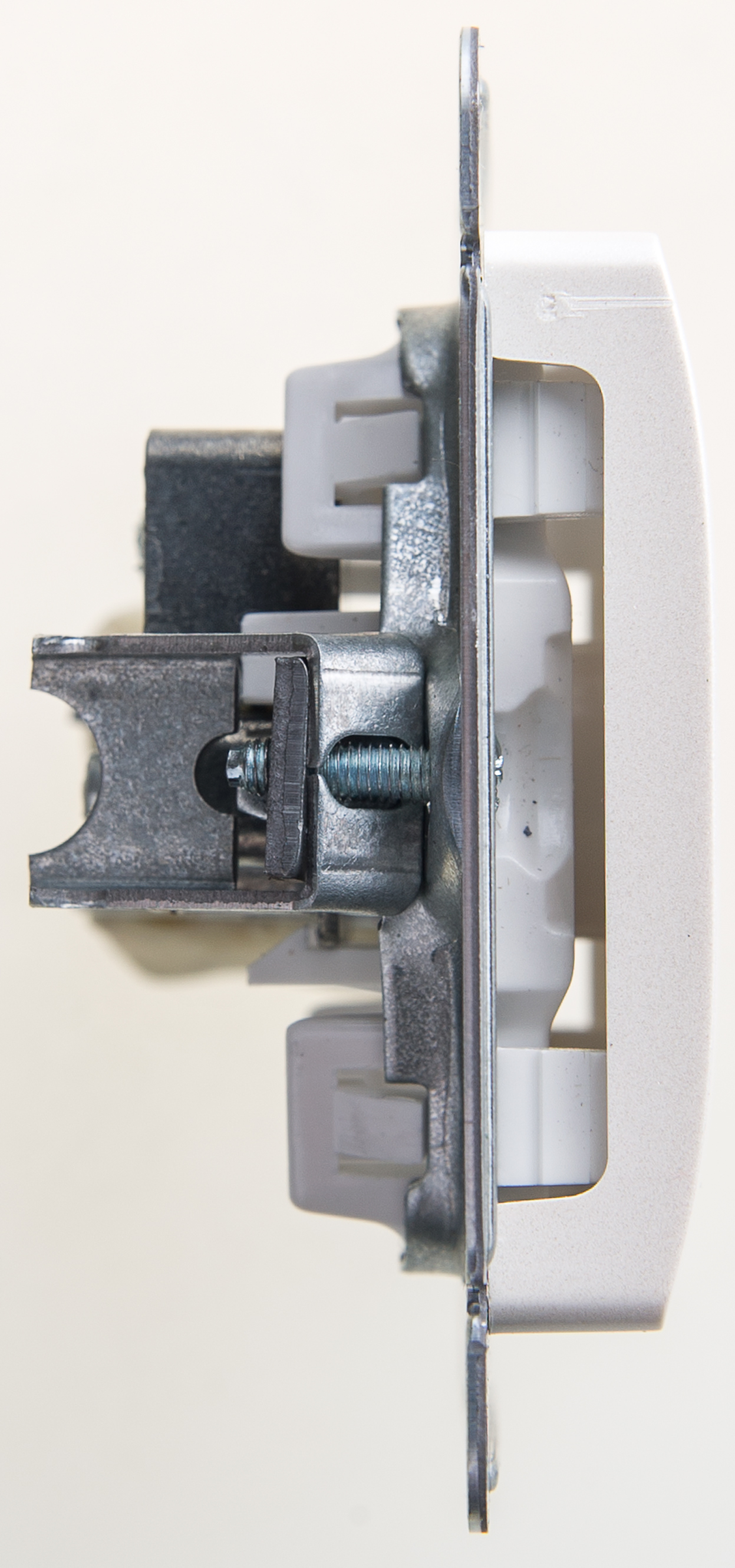 Image Description for https://tedi24.pro/itcmedia/images/20190426/GSL000691_SCHNEIDERELECTRIC_4.jpeg
