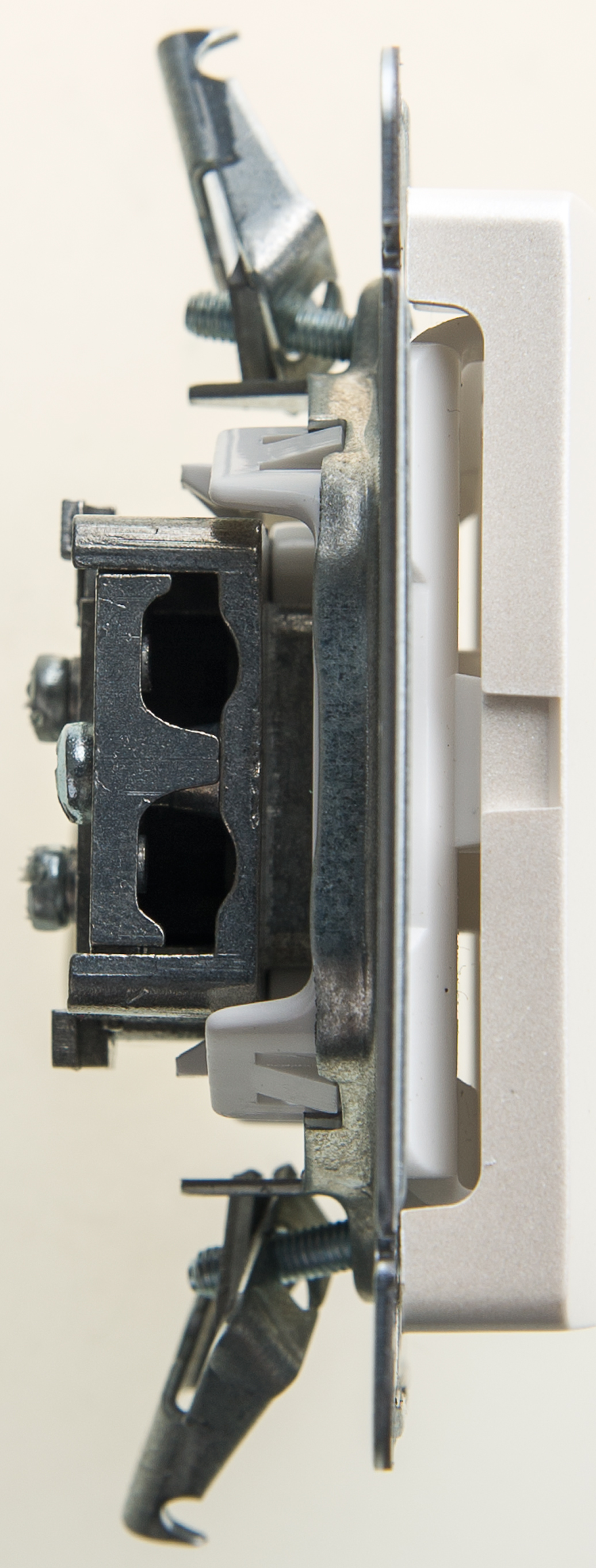 https://tedi24.pro/itcmedia/images/20190426/GSL000692_SCHNEIDERELECTRIC_4.jpeg Image Description for https://tedi24.pro/itcmedia/images/20190426/GSL000692_SCHNEIDERELECTRIC_4.jpeg