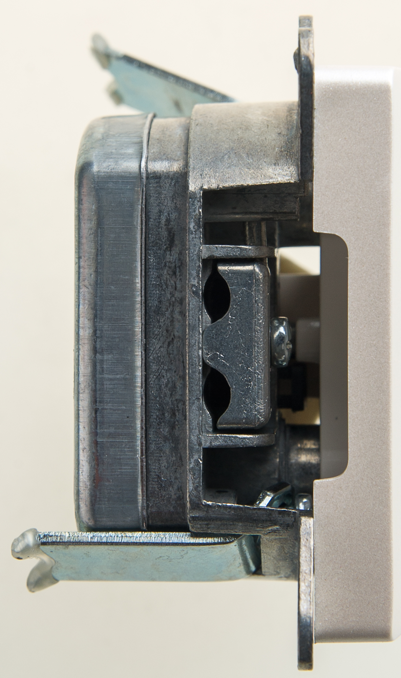 Image Description for https://tedi24.pro/itcmedia/images/20190426/GSL000694_SCHNEIDERELECTRIC_4.jpeg