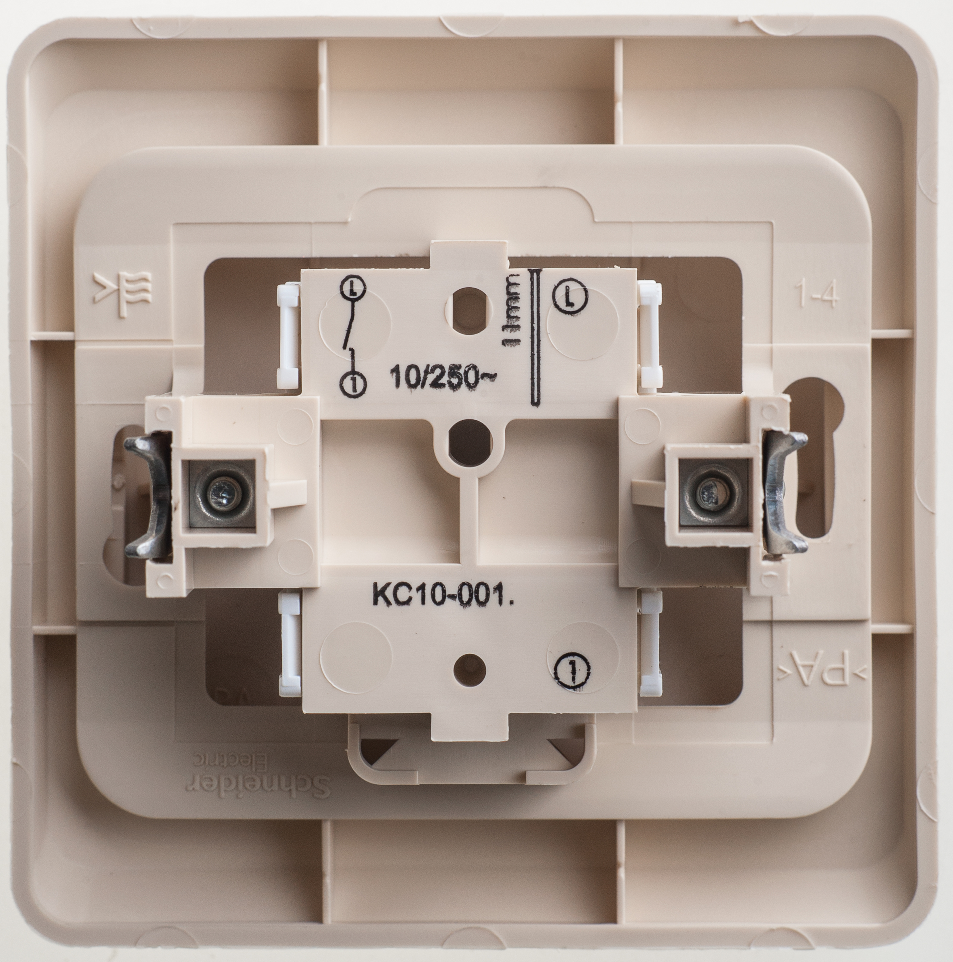 https://tedi24.pro/itcmedia/images/20190426/KC10001K_SCHNEIDERELECTRIC_2.jpeg Image Description for https://tedi24.pro/itcmedia/images/20190426/KC10001K_SCHNEIDERELECTRIC_2.jpeg