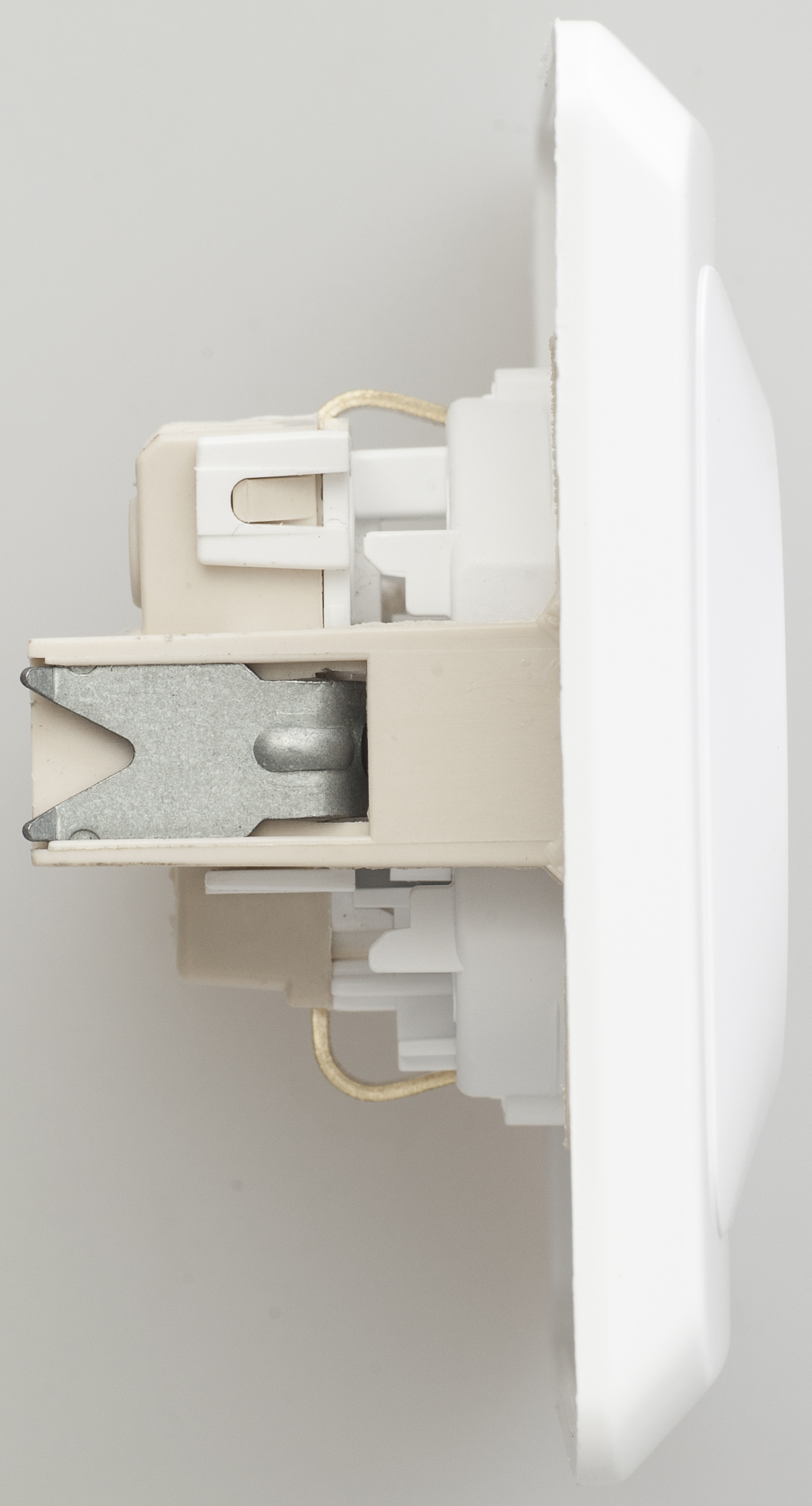 https://tedi24.pro/itcmedia/images/20190426/PC16004B_SCHNEIDERELECTRIC_3.jpeg Image Description for https://tedi24.pro/itcmedia/images/20190426/PC16004B_SCHNEIDERELECTRIC_3.jpeg