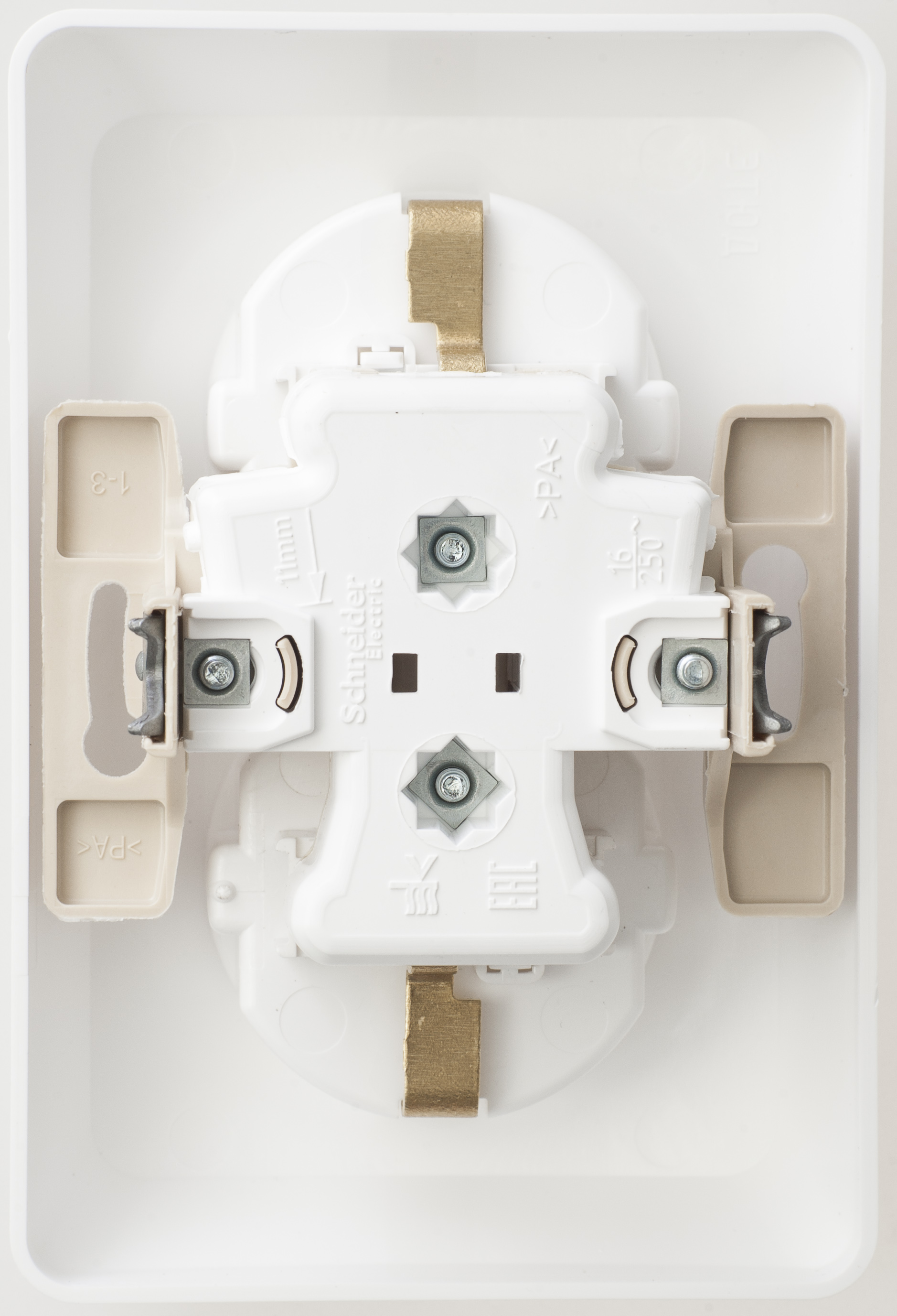 Image Description for https://tedi24.pro/itcmedia/images/20190426/PC16108B_SCHNEIDERELECTRIC_4.jpeg