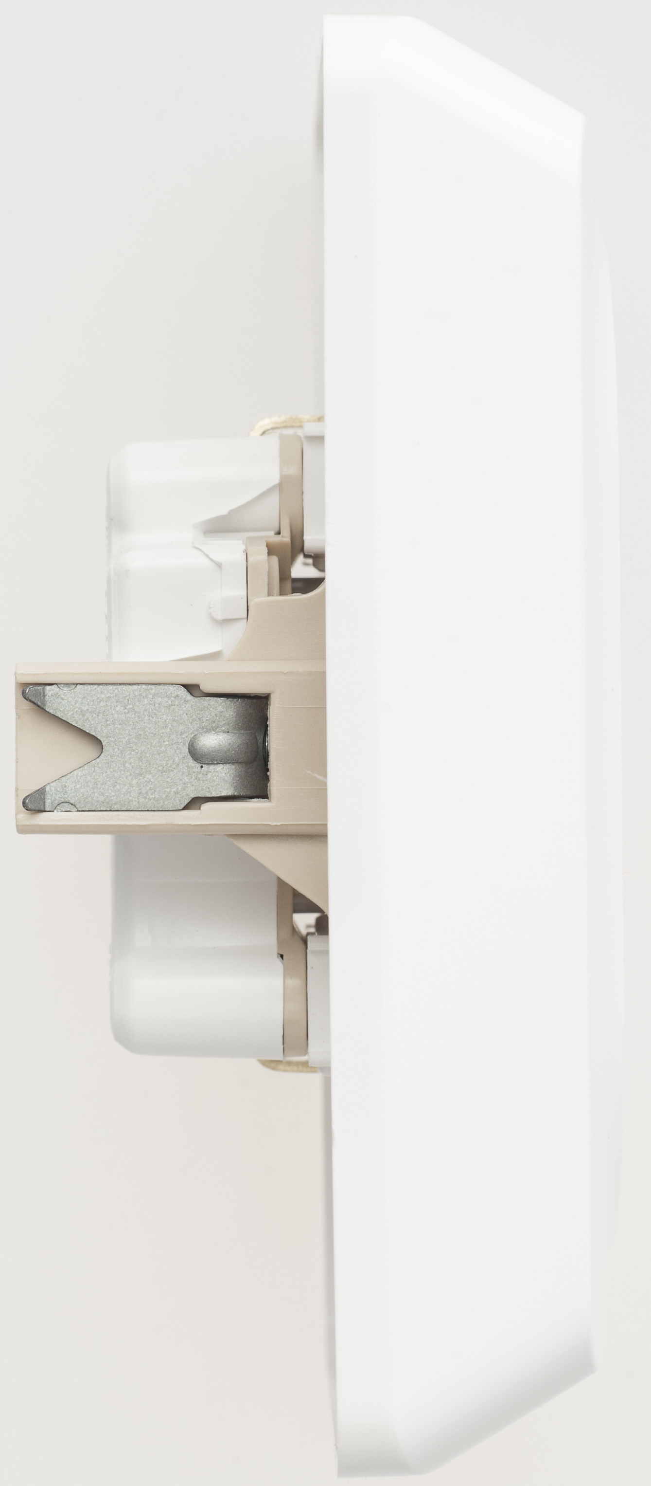 Image Description for https://tedi24.pro/itcmedia/images/20190426/PC16108B_SCHNEIDERELECTRIC_7.jpeg