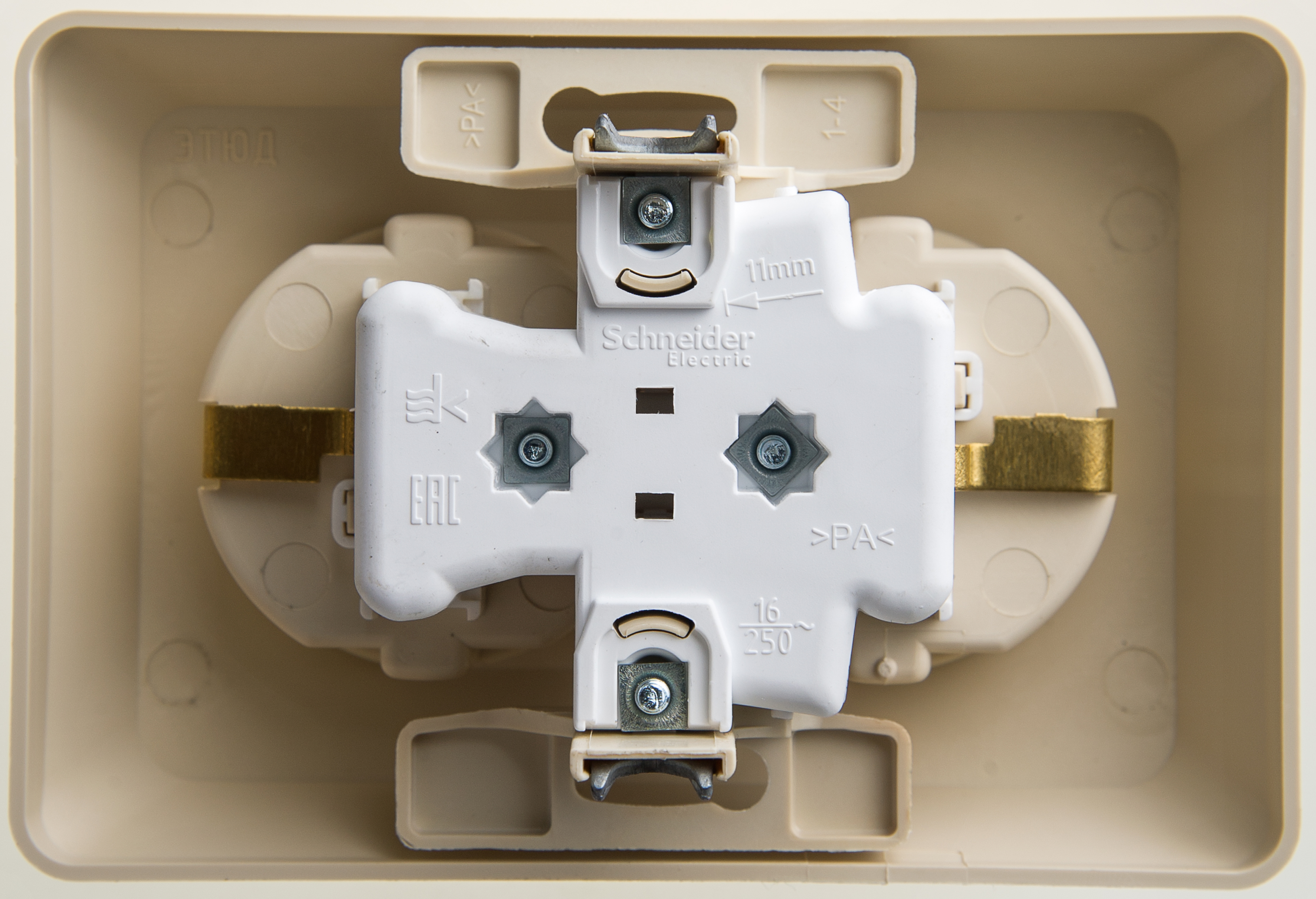 https://tedi24.pro/itcmedia/images/20190426/PC16108K_SCHNEIDERELECTRIC_1.jpeg Image Description for https://tedi24.pro/itcmedia/images/20190426/PC16108K_SCHNEIDERELECTRIC_1.jpeg