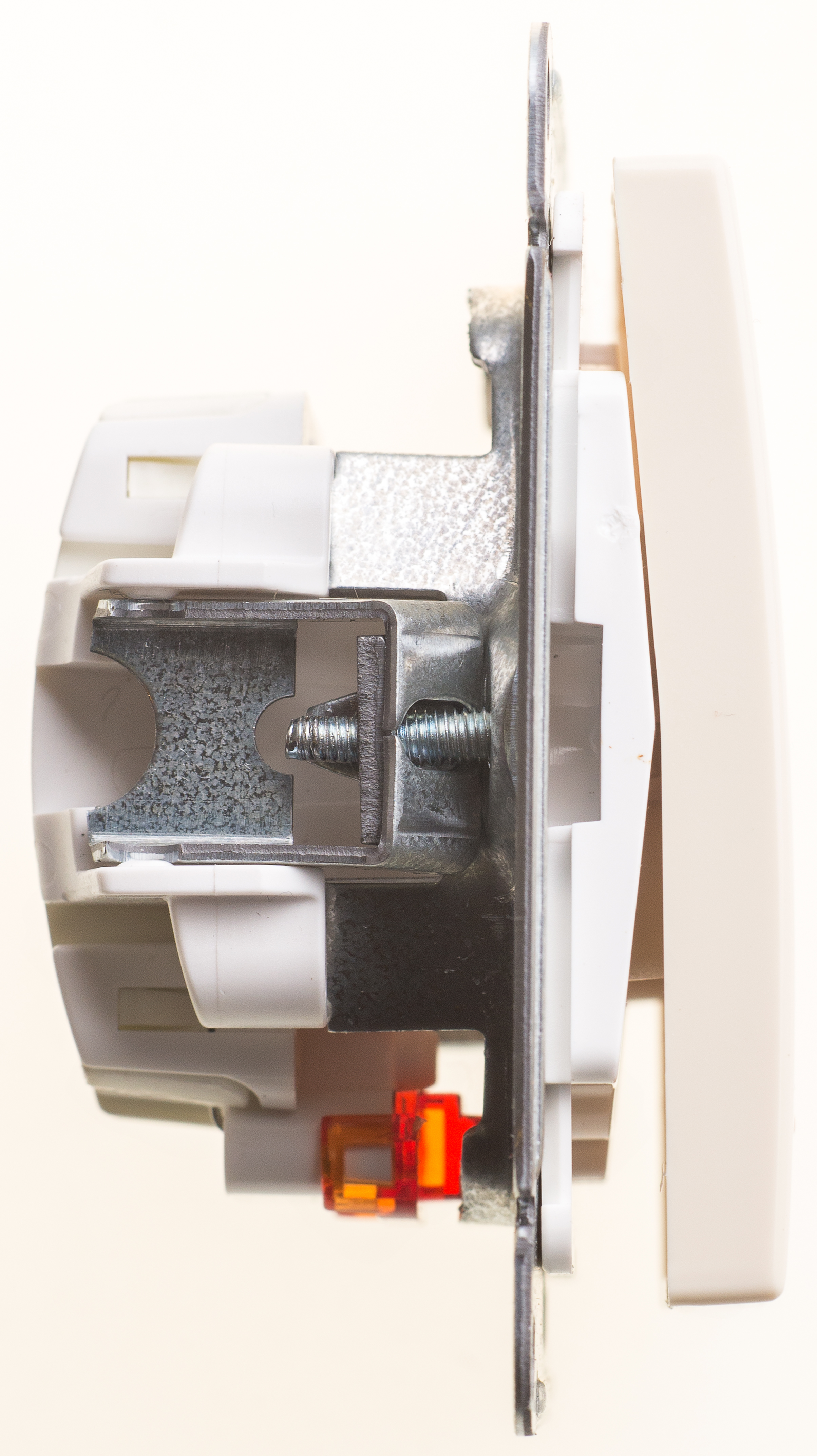 Image Description for https://tedi24.pro/itcmedia/images/20190426/VS110151286_SCHNEIDERELECTRIC_3.jpeg