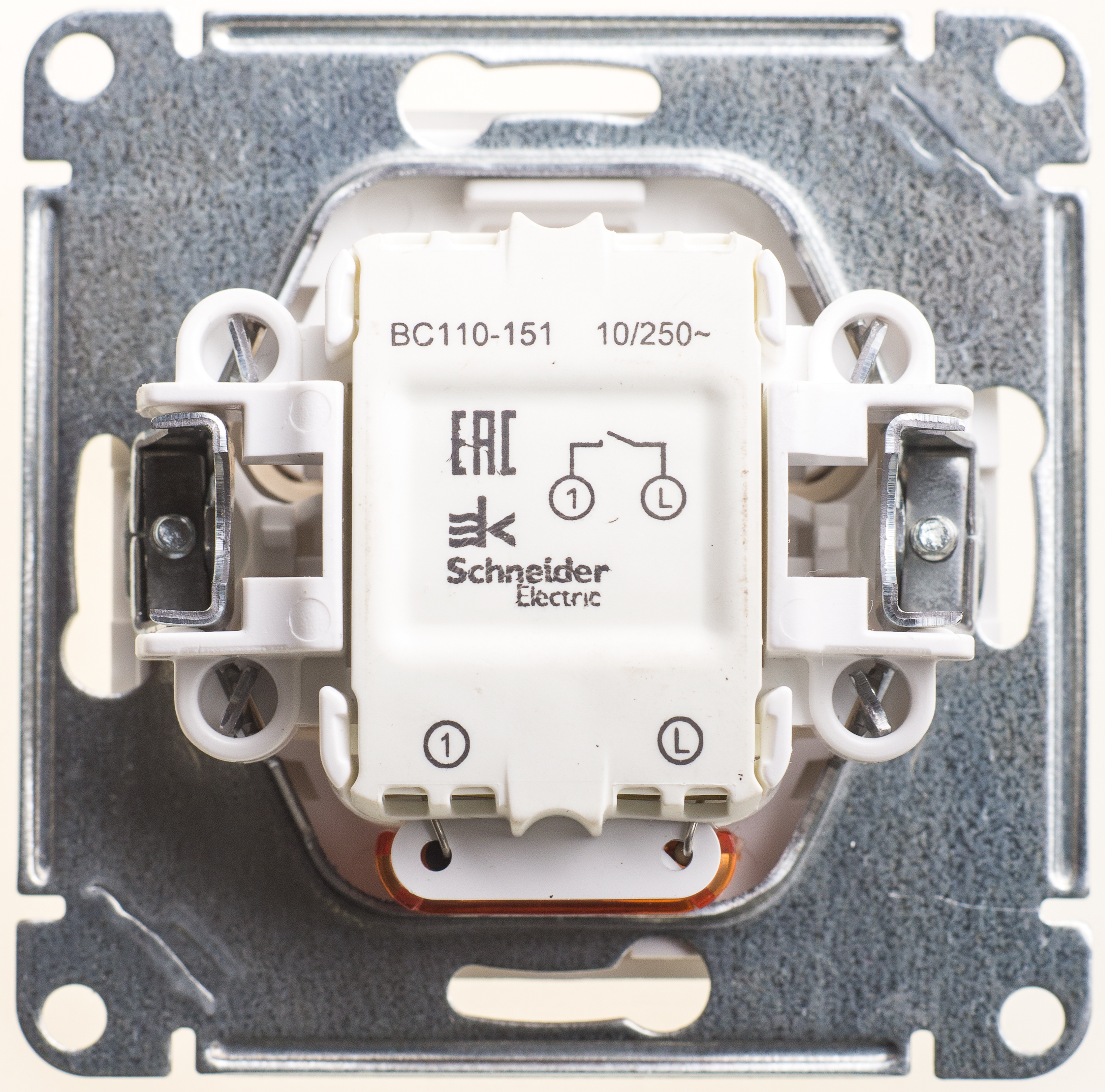 Image Description for https://tedi24.pro/itcmedia/images/20190426/VS110151486_SCHNEIDERELECTRIC_2.jpeg
