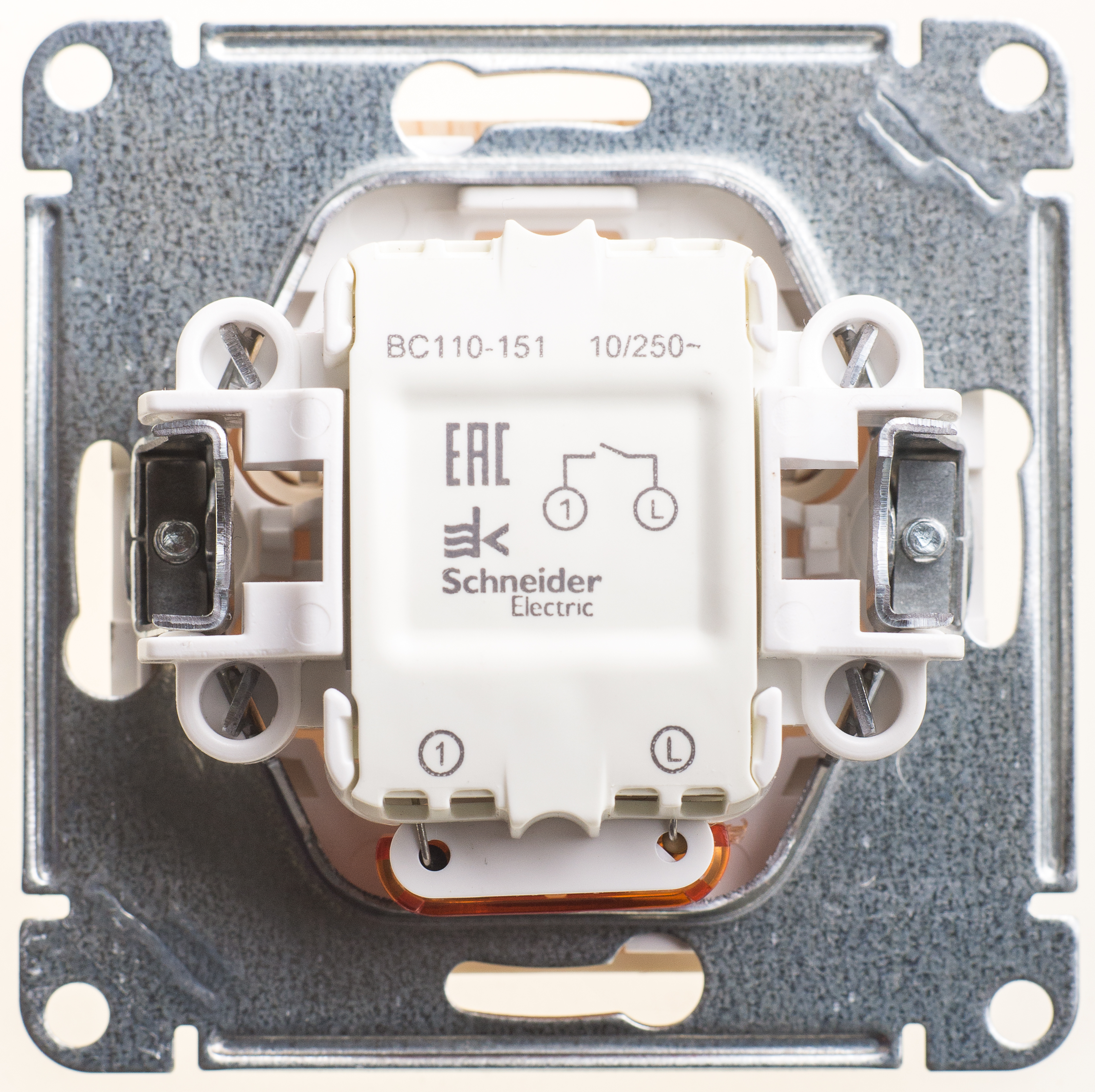 Image Description for https://tedi24.pro/itcmedia/images/20190426/VS110151786_SCHNEIDERELECTRIC_2.jpeg