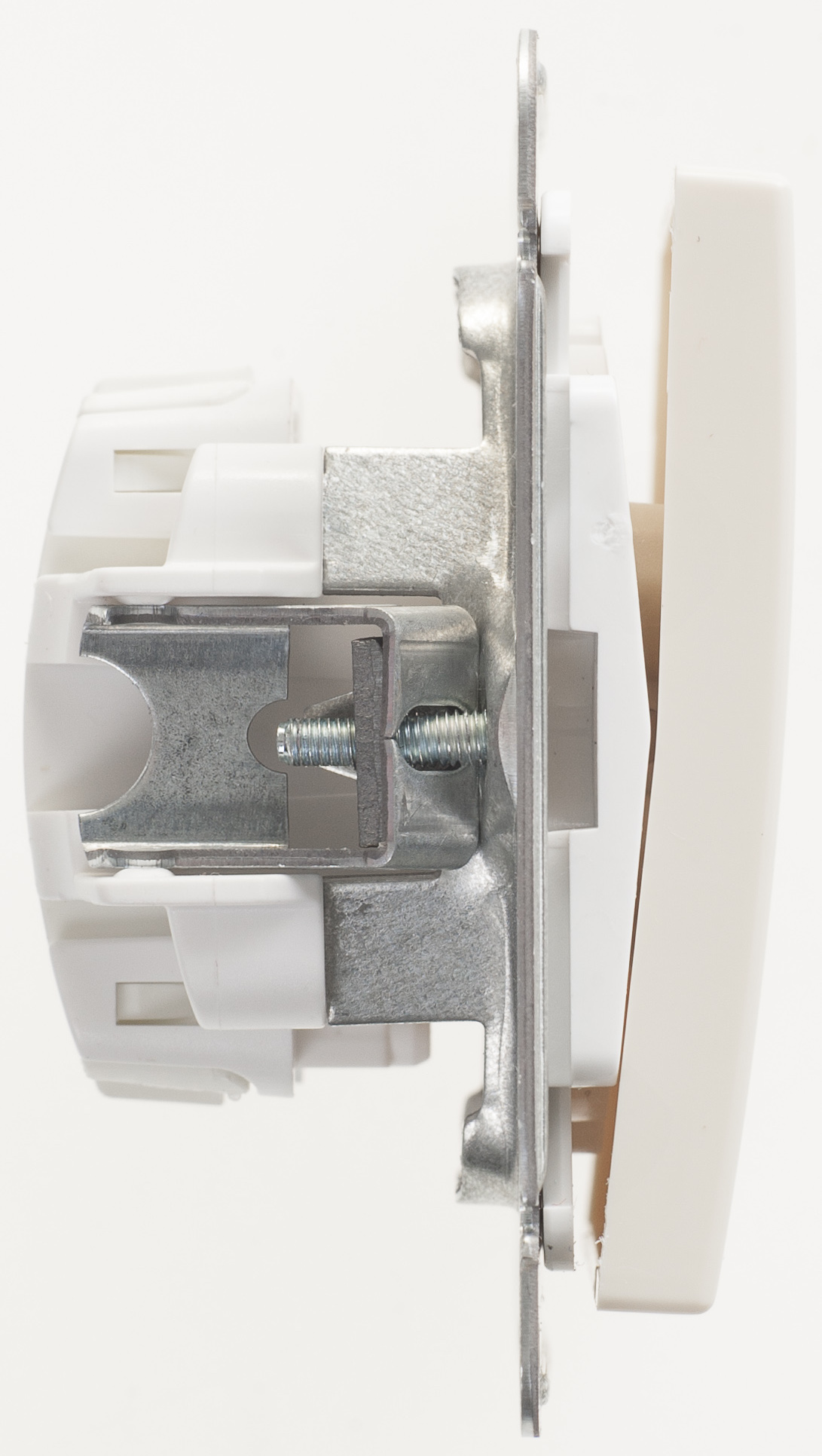 Image Description for https://tedi24.pro/itcmedia/images/20190426/VS110154286_SCHNEIDERELECTRIC_3.jpeg