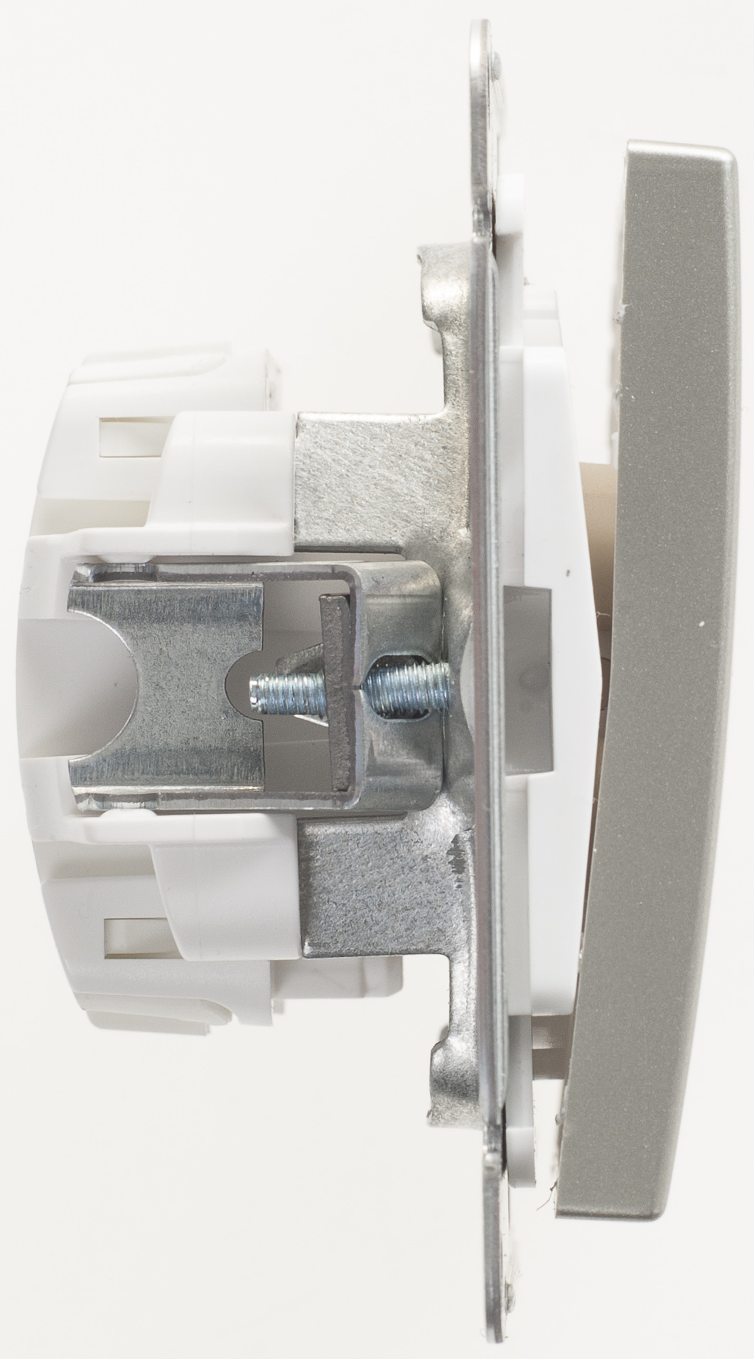 Image Description for https://tedi24.pro/itcmedia/images/20190426/VS110154486_SCHNEIDERELECTRIC_3.jpeg