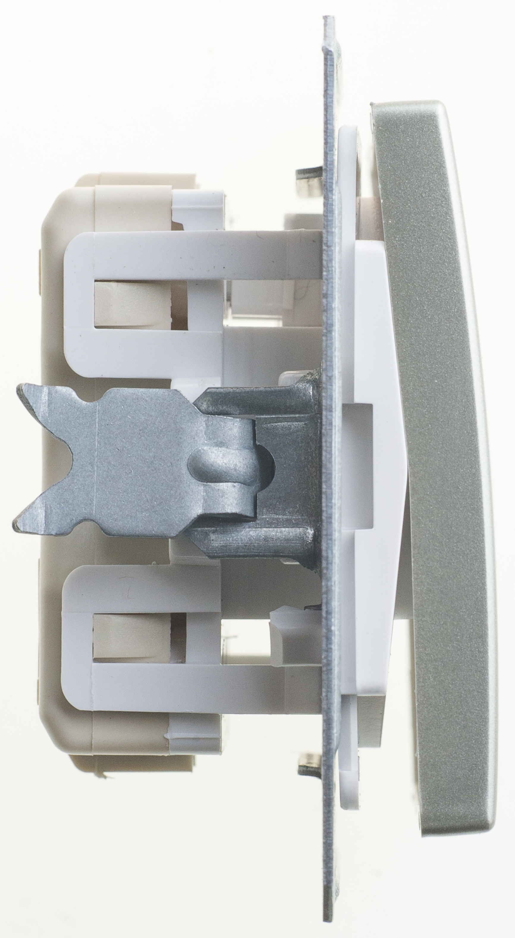 Image Description for https://tedi24.pro/itcmedia/images/20190426/VS116151286_SCHNEIDERELECTRIC_2.jpeg