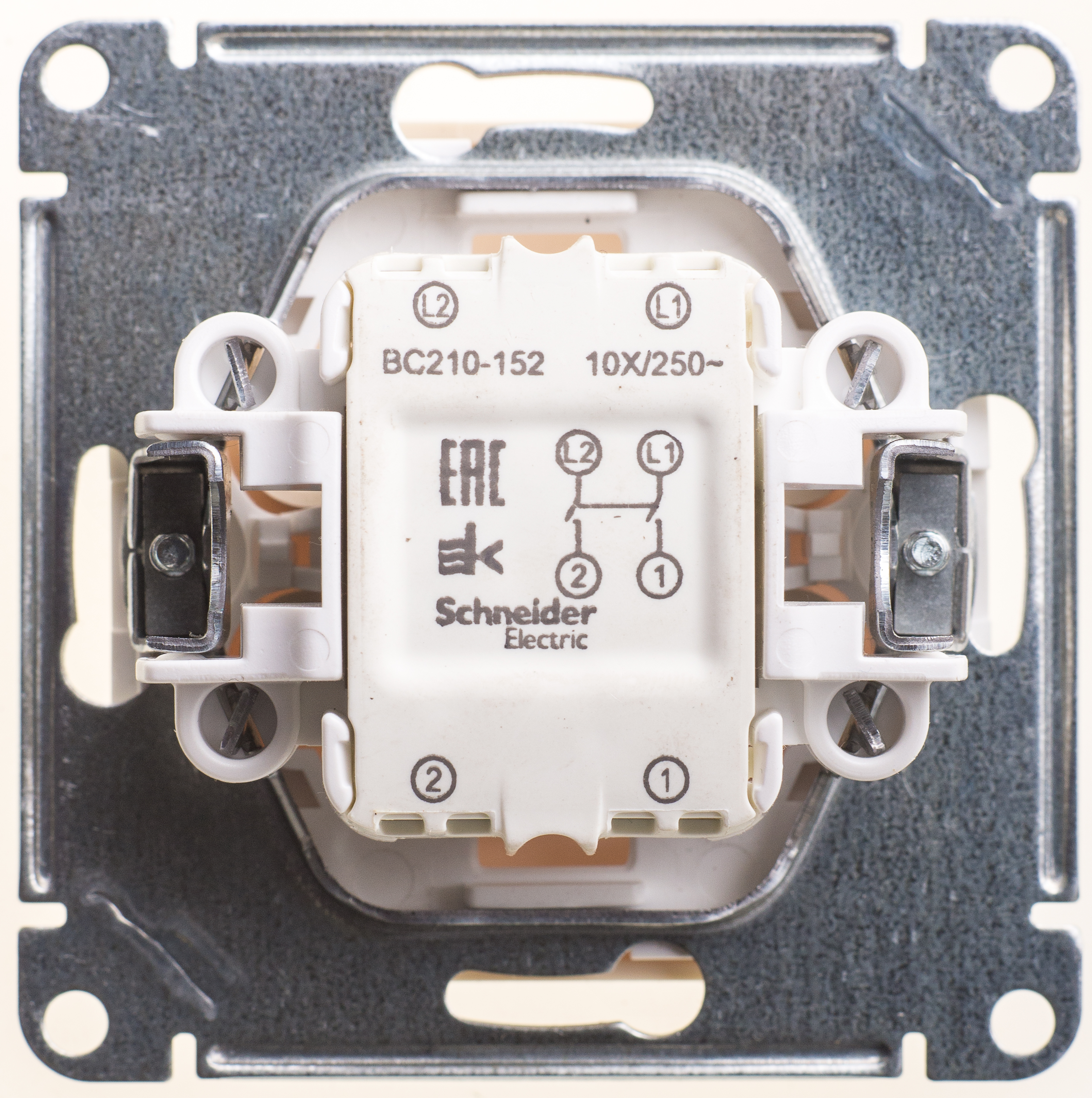 Image Description for https://tedi24.pro/itcmedia/images/20190426/VS210152286_SCHNEIDERELECTRIC_1.jpeg