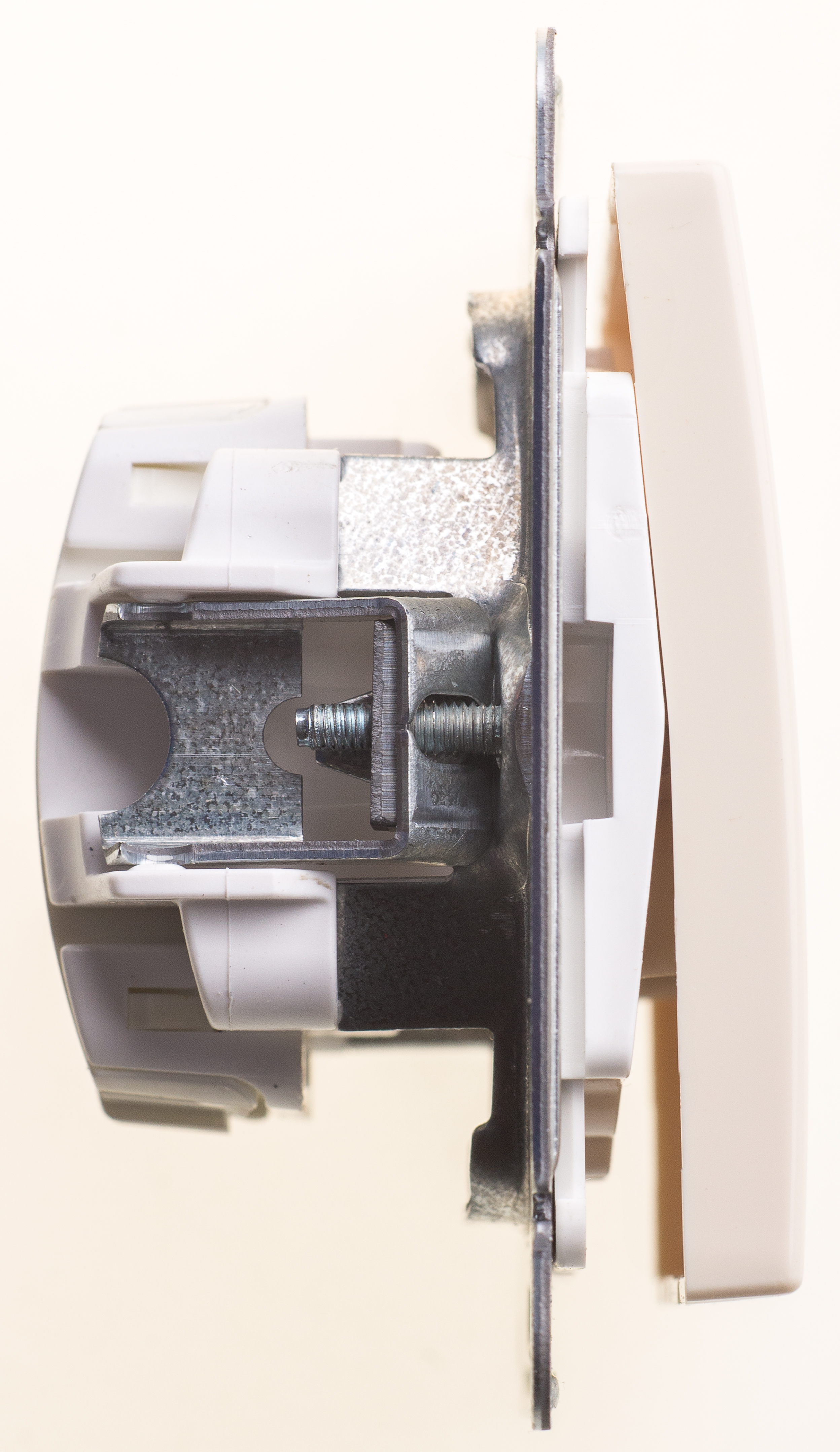 Image Description for https://tedi24.pro/itcmedia/images/20190426/VS210152286_SCHNEIDERELECTRIC_3.jpeg