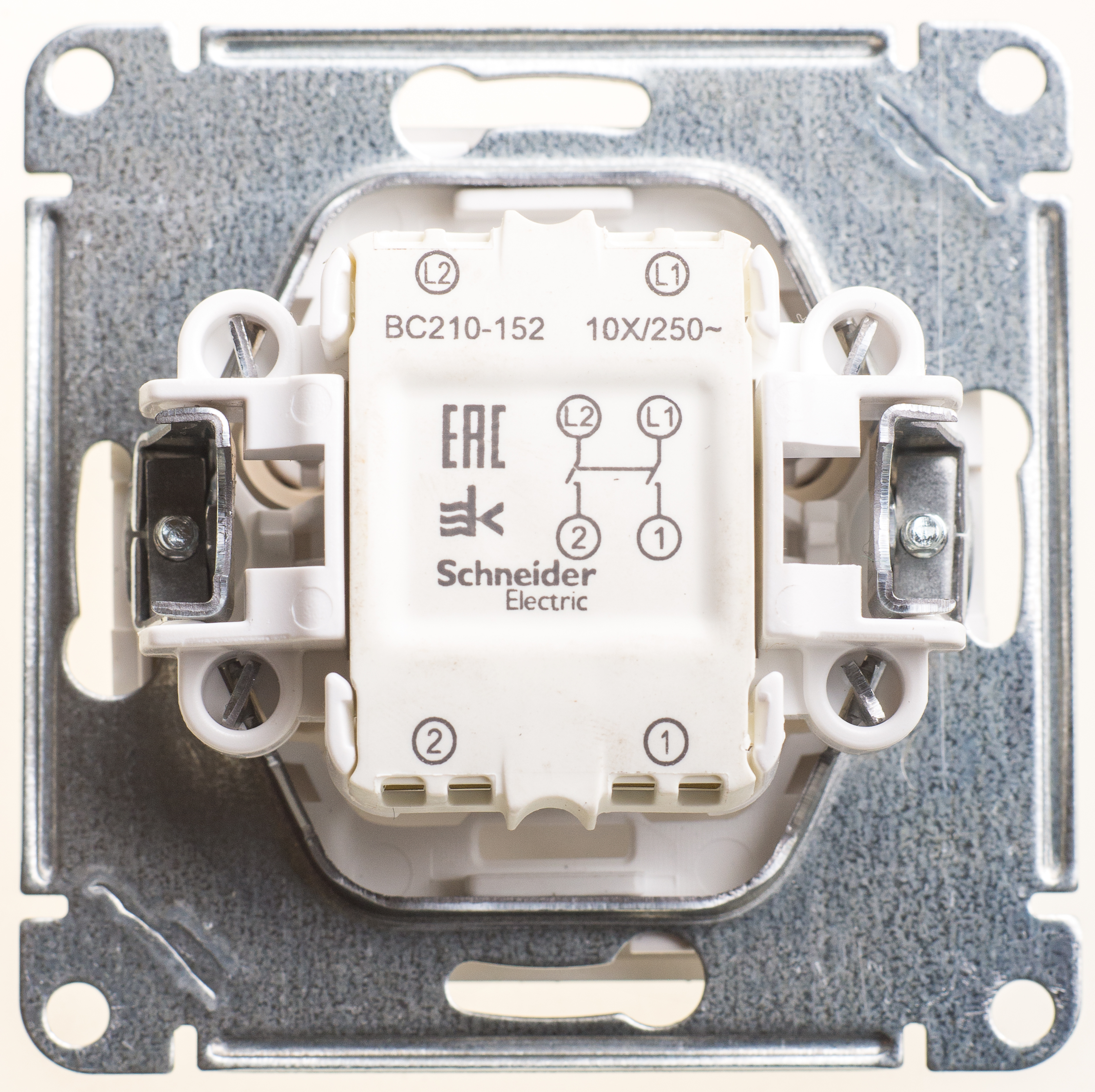 Image Description for https://tedi24.pro/itcmedia/images/20190426/VS210152486_SCHNEIDERELECTRIC_2.jpeg