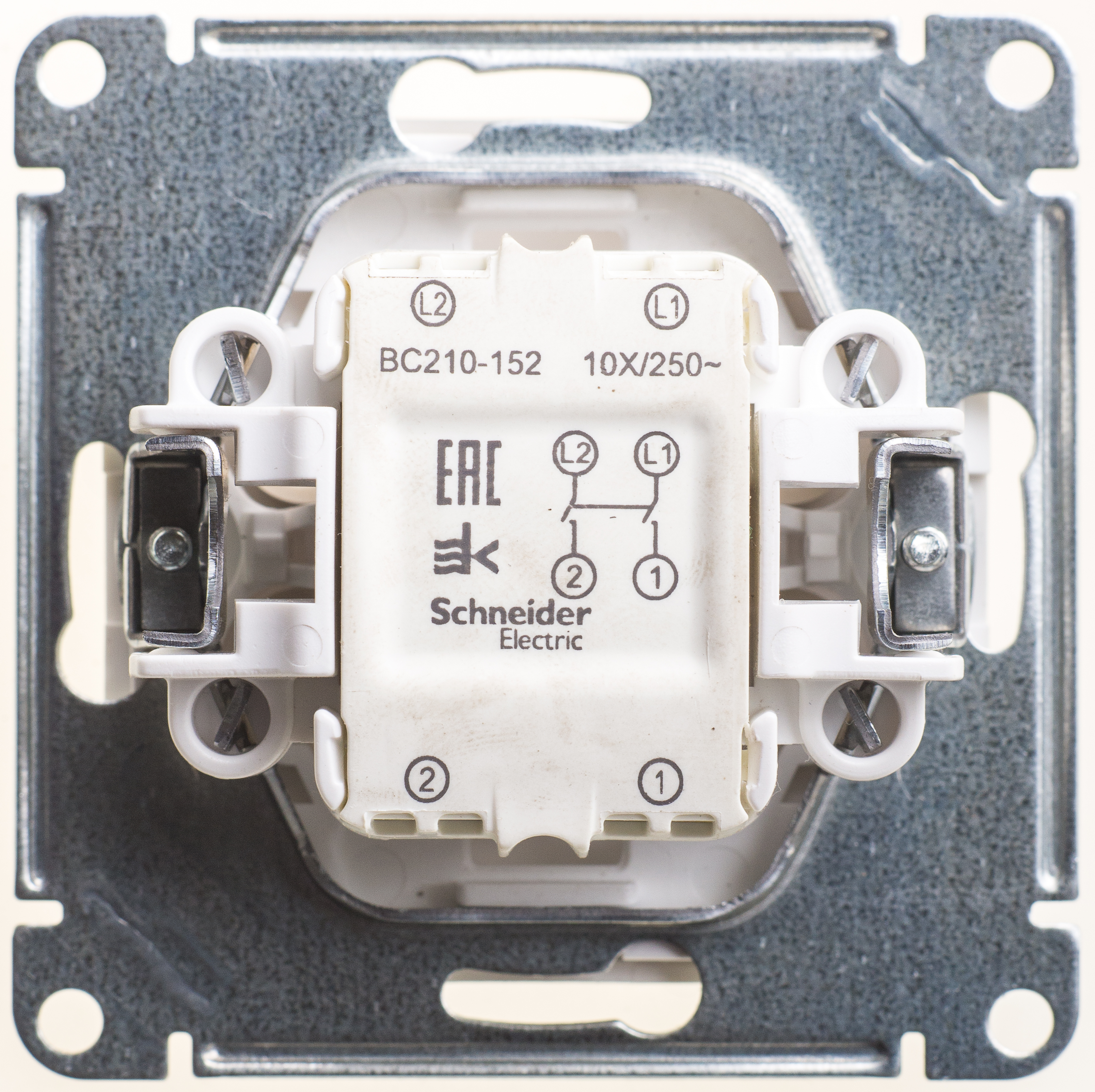 Image Description for https://tedi24.pro/itcmedia/images/20190426/VS210152586_SCHNEIDERELECTRIC_2.jpeg