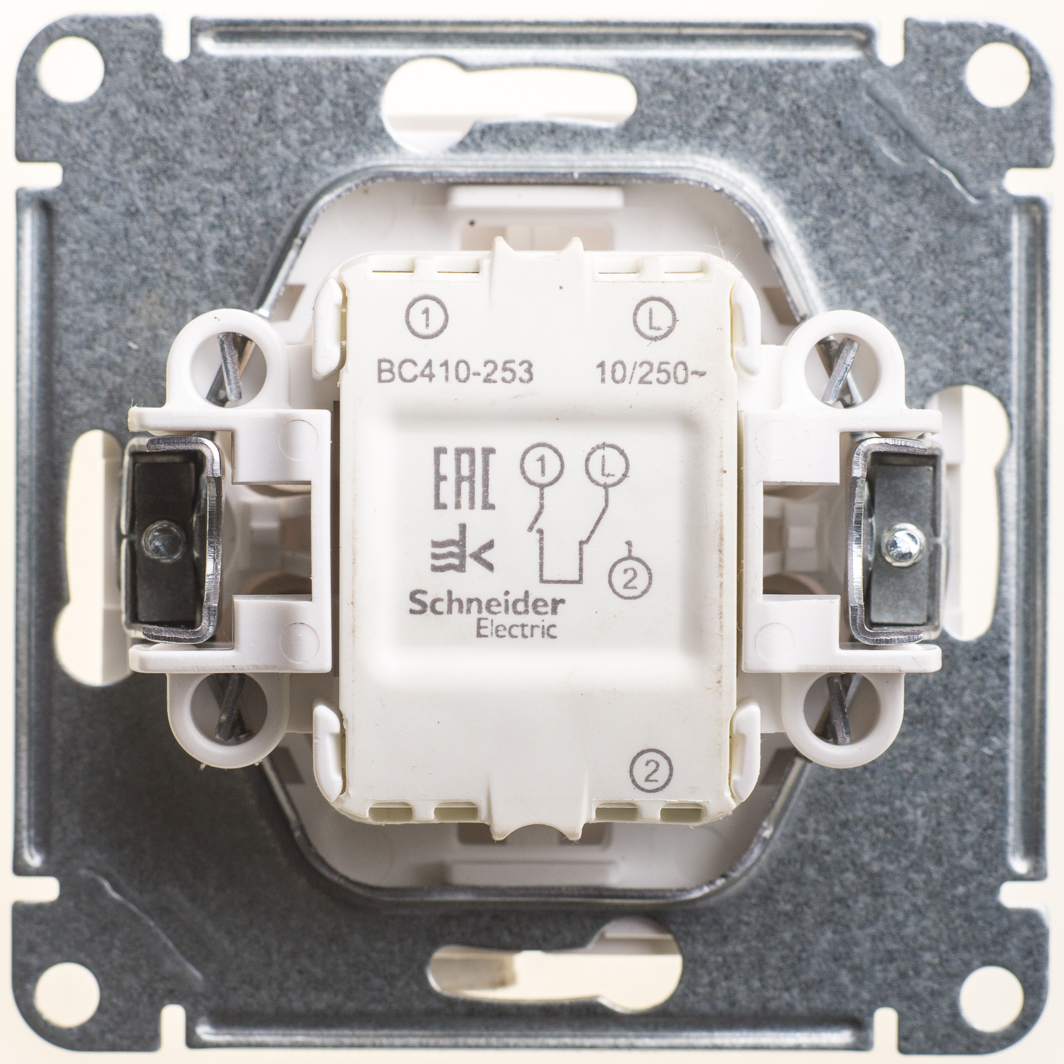 Image Description for https://tedi24.pro/itcmedia/images/20190426/VS410253186_SCHNEIDERELECTRIC_1.jpeg