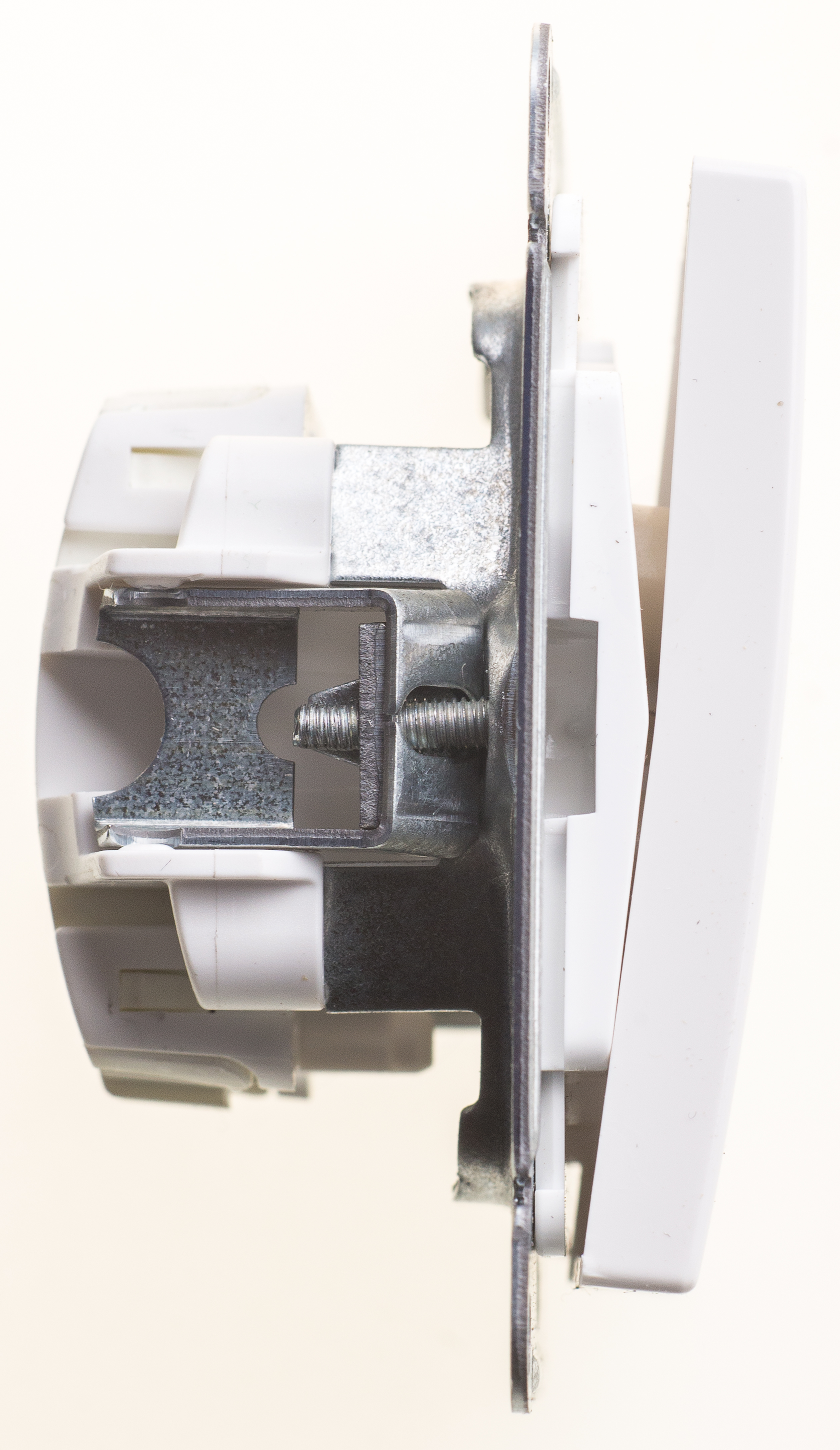 Image Description for https://tedi24.pro/itcmedia/images/20190426/VS410253186_SCHNEIDERELECTRIC_3.jpeg
