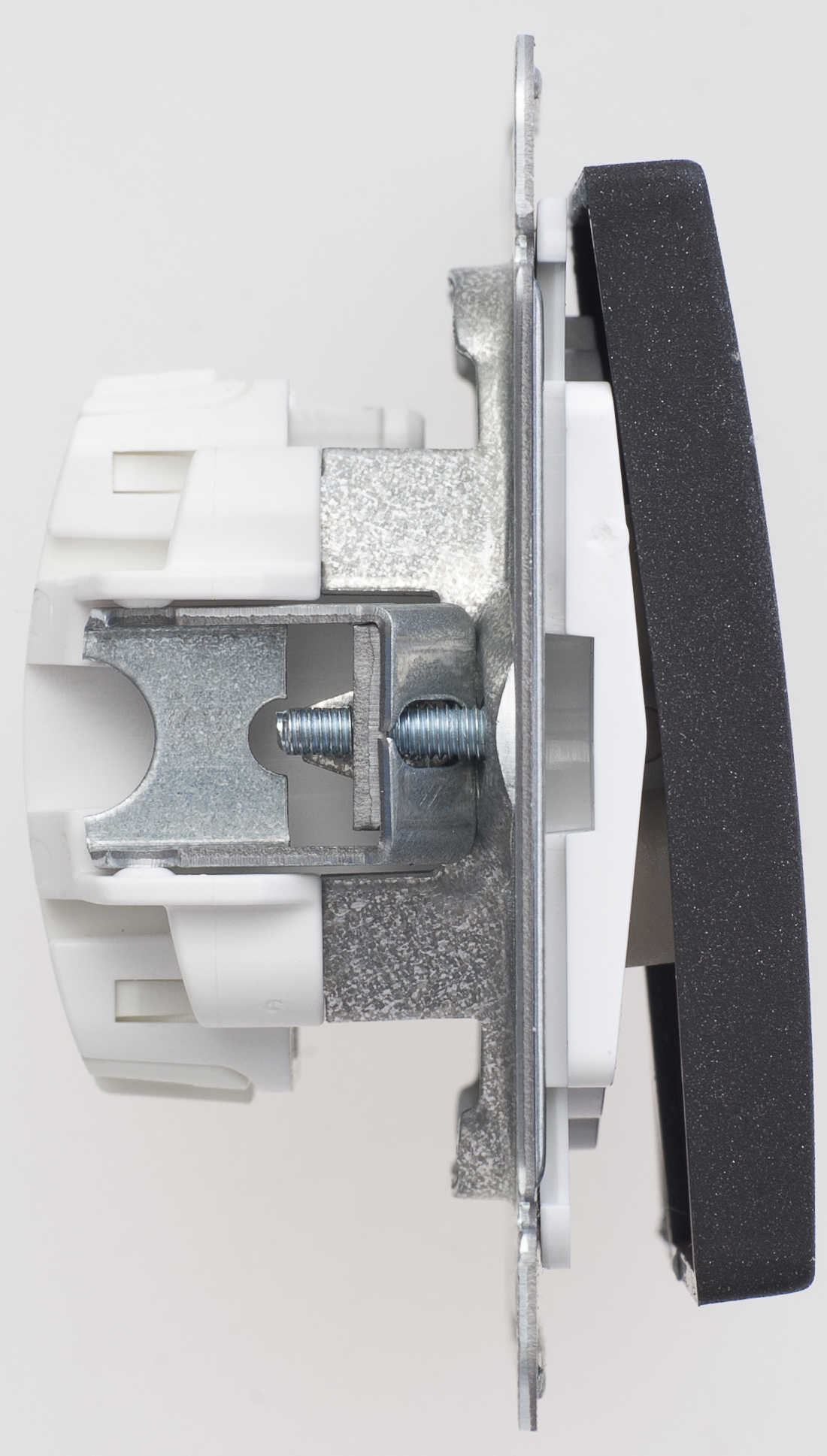 Image Description for https://tedi24.pro/itcmedia/images/20190426/VS510252686_SCHNEIDERELECTRIC_3.jpeg