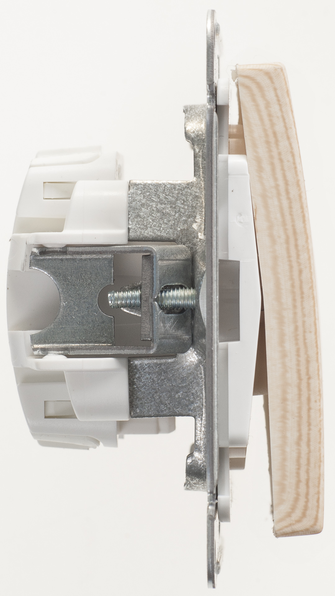 Image Description for https://tedi24.pro/itcmedia/images/20190426/VS510252786_SCHNEIDERELECTRIC_3.jpeg