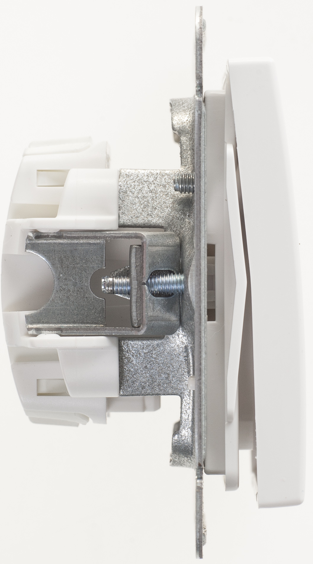 Image Description for https://tedi24.pro/itcmedia/images/20190426/VS610156186_SCHNEIDERELECTRIC_3.jpeg