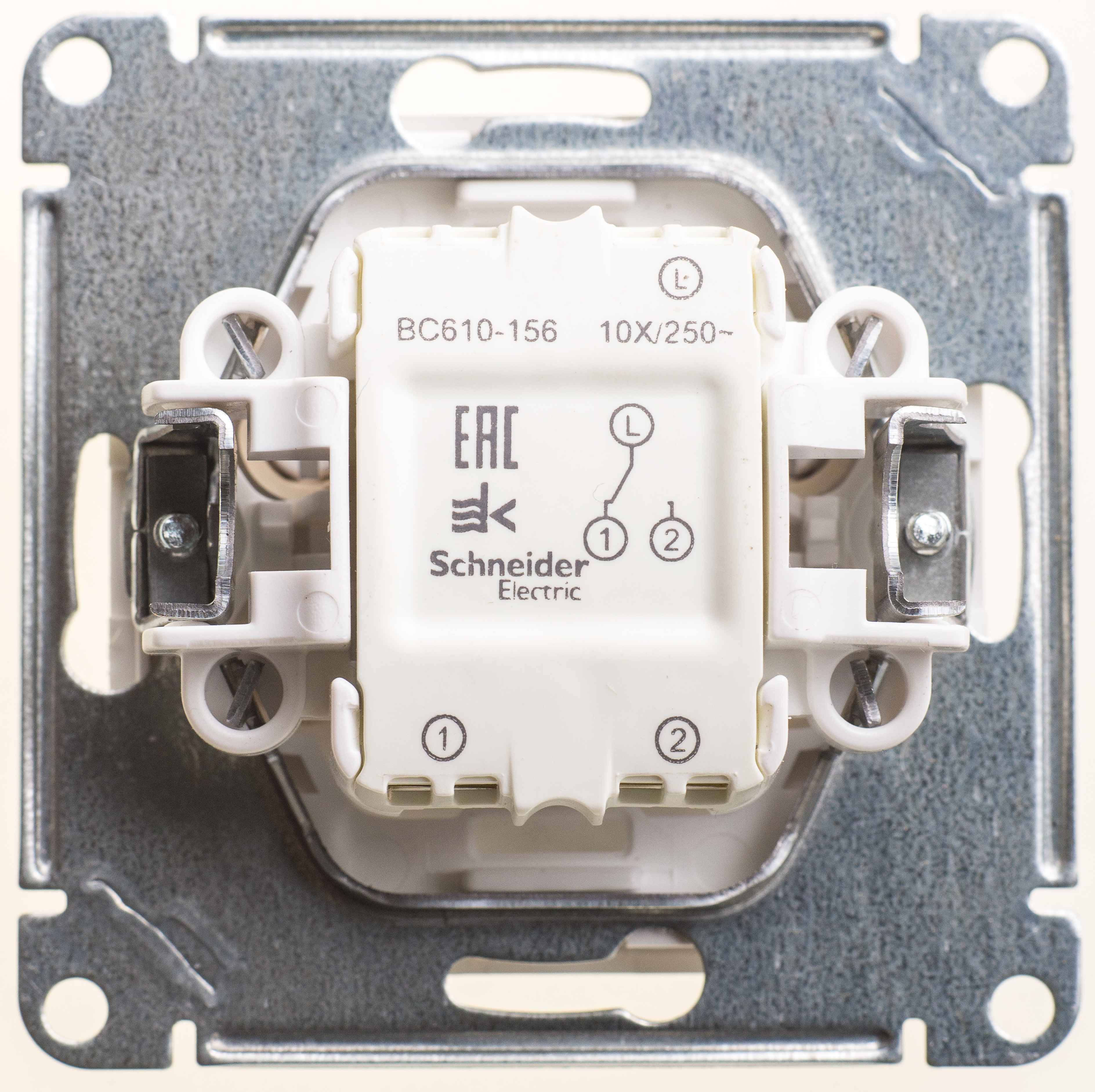 Image Description for https://tedi24.pro/itcmedia/images/20190426/VS610156486_SCHNEIDERELECTRIC_2.jpeg