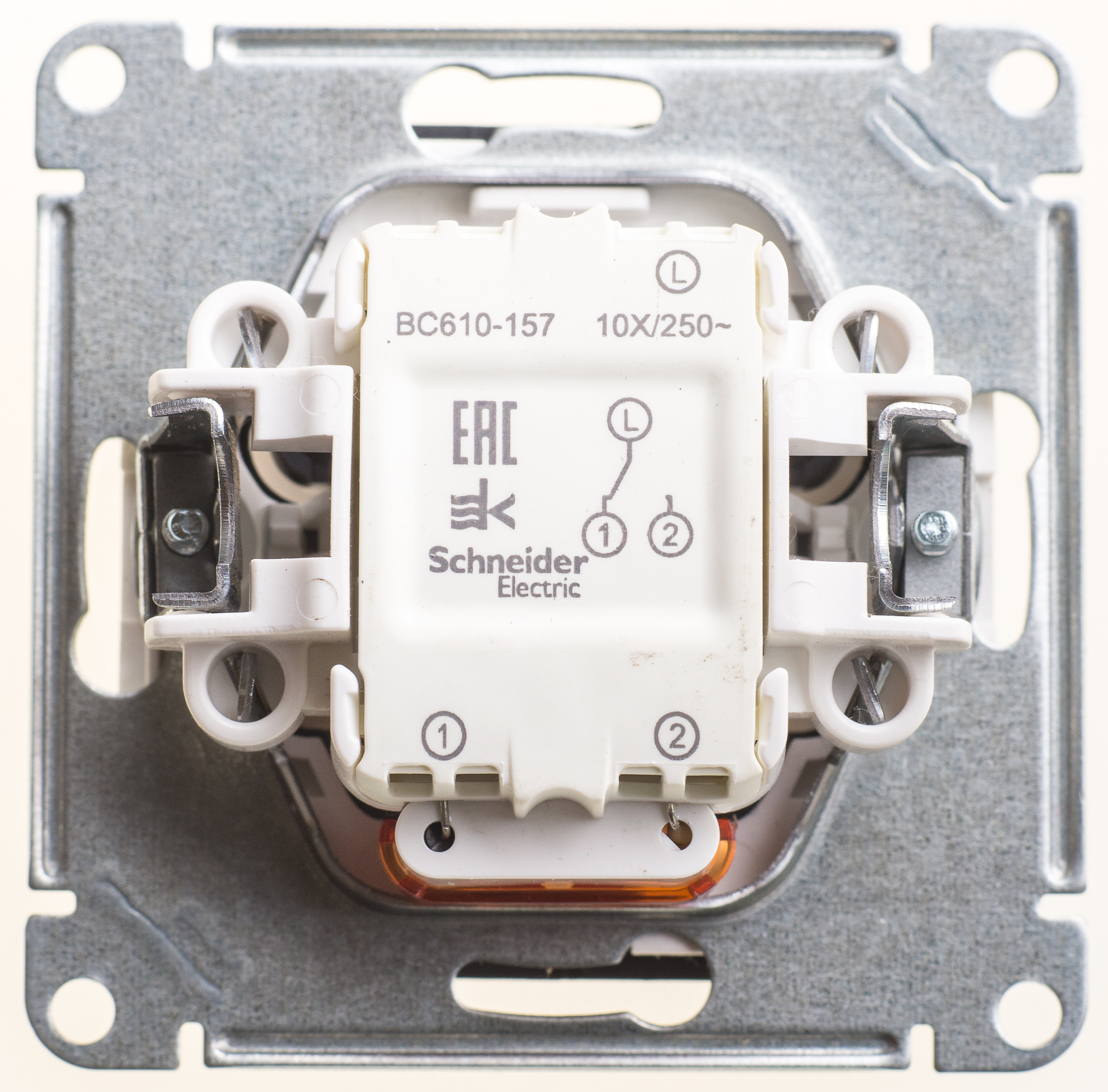 Image Description for https://tedi24.pro/itcmedia/images/20190426/VS610157686_SCHNEIDERELECTRIC_2.jpeg
