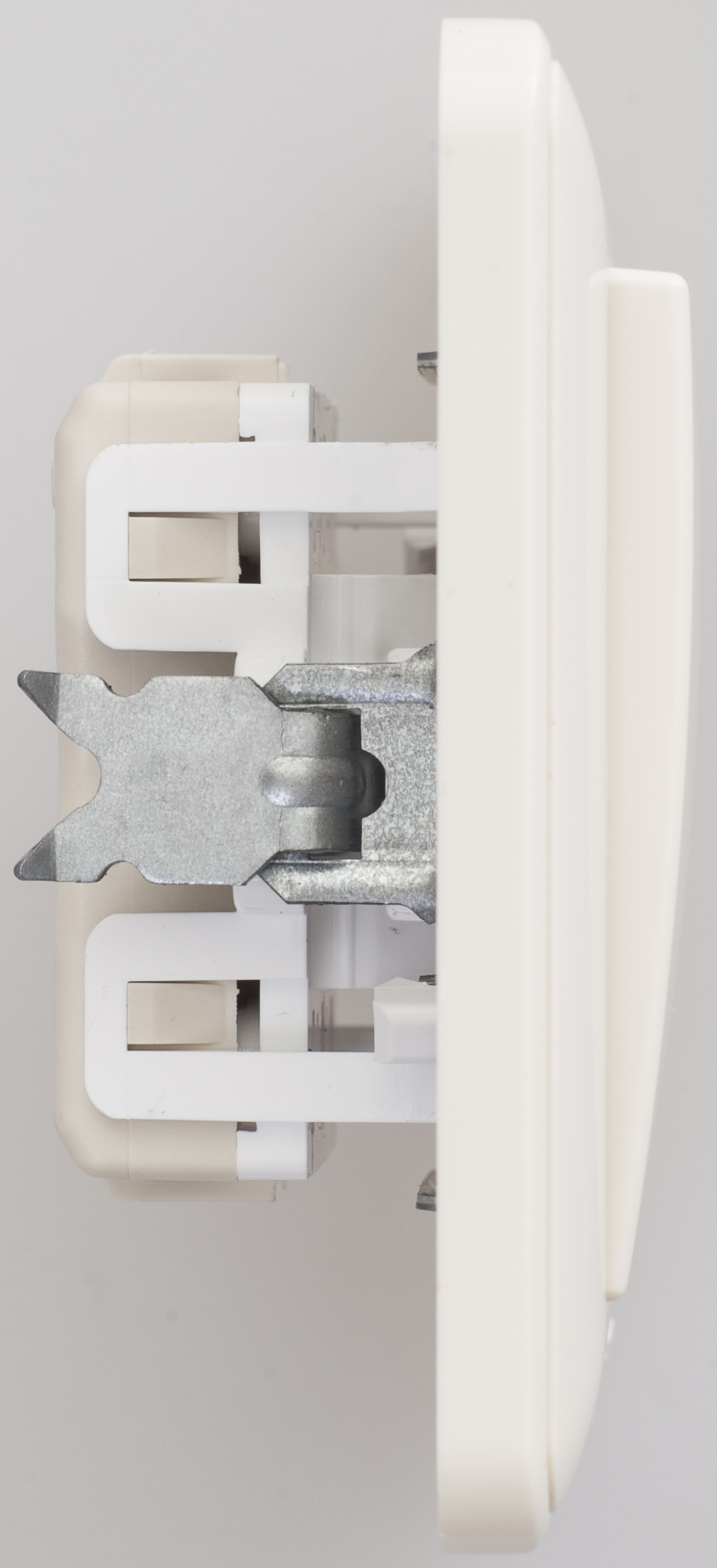 Image Description for https://tedi24.pro/itcmedia/images/20190426/VS61615628_SCHNEIDERELECTRIC_3.jpeg