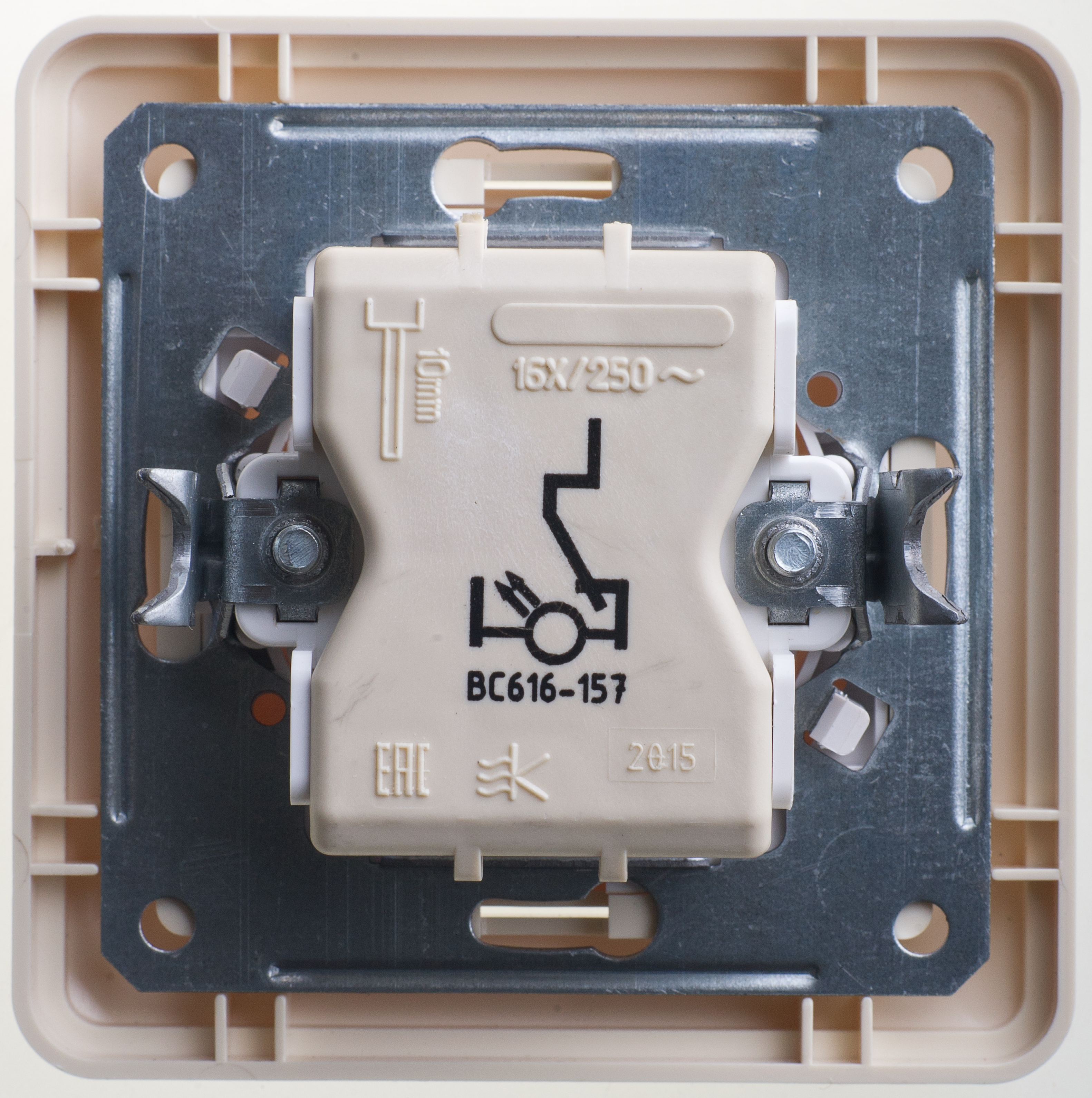 Image Description for https://tedi24.pro/itcmedia/images/20190426/VS61615728_SCHNEIDERELECTRIC_1.jpeg