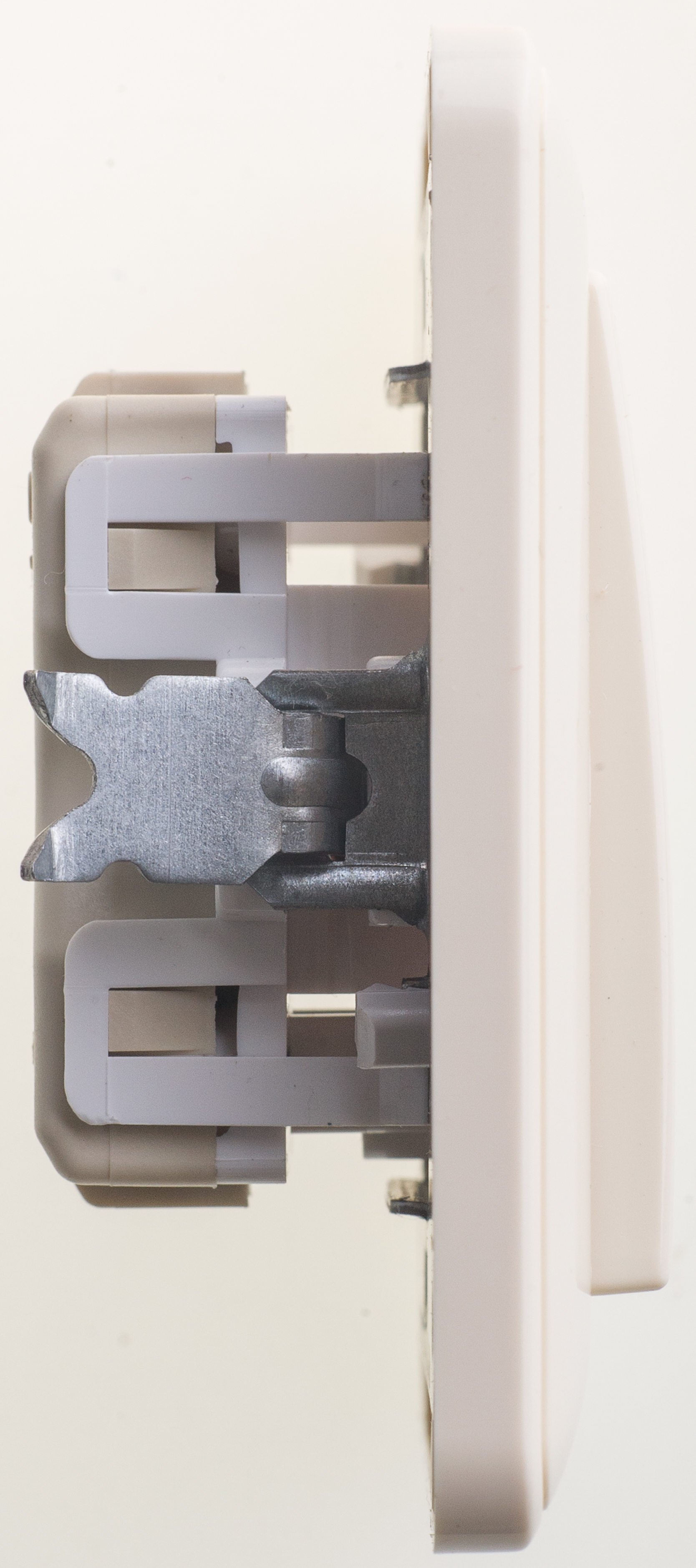Image Description for https://tedi24.pro/itcmedia/images/20190426/VS61615728_SCHNEIDERELECTRIC_3.jpeg