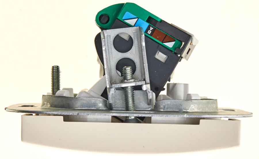 Image Description for https://tedi24.pro/itcmedia/images/20190426/WDE000285_SCHNEIDERELECTRIC_4.jpeg