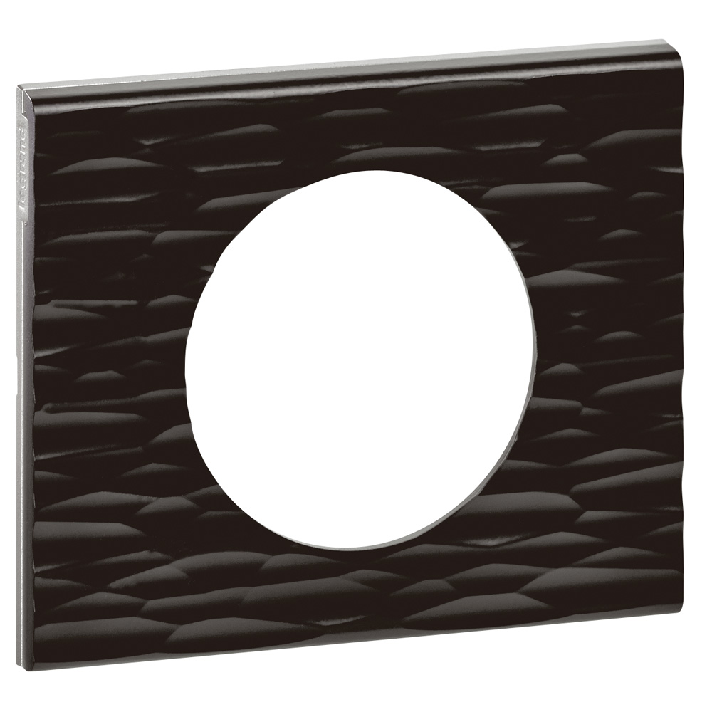 Image Description for https://tedi24.pro/itcmedia/images/20190702/069021_LEGRAND_1.jpg