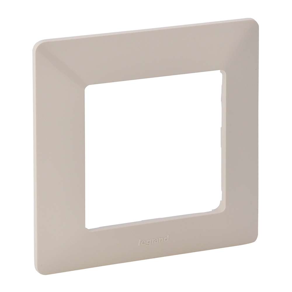 Image Description for https://tedi24.pro/itcmedia/images/20190702/754047_LEGRAND_1.jpg